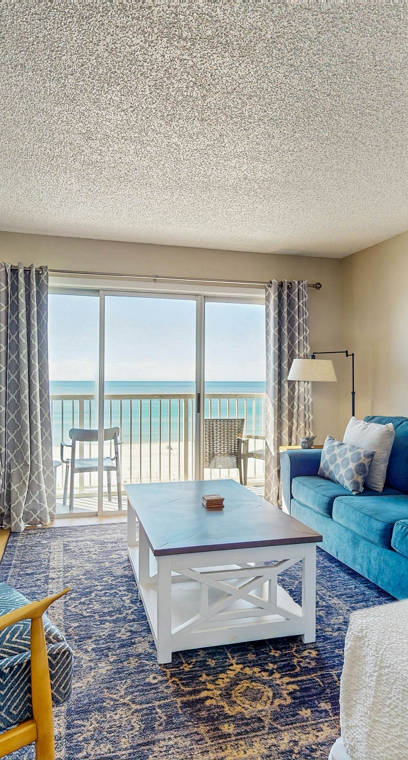 Islander W 402 - Fourth floor oceanfront studio w/ ocean views, pool access, central AC, and WiFi