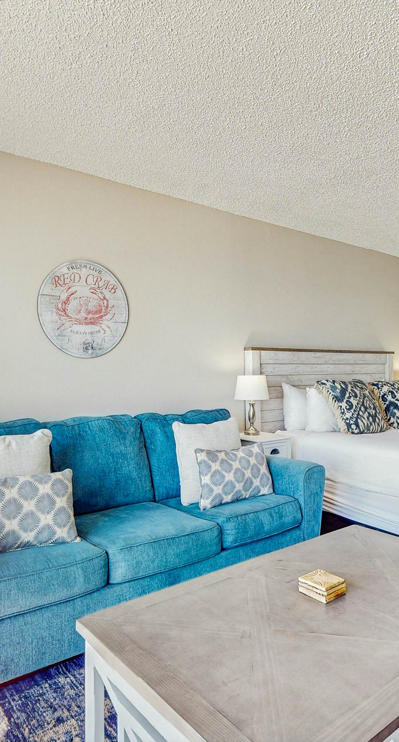 Islander W 402 - Fourth floor oceanfront studio w/ ocean views, pool access, central AC, and WiFi