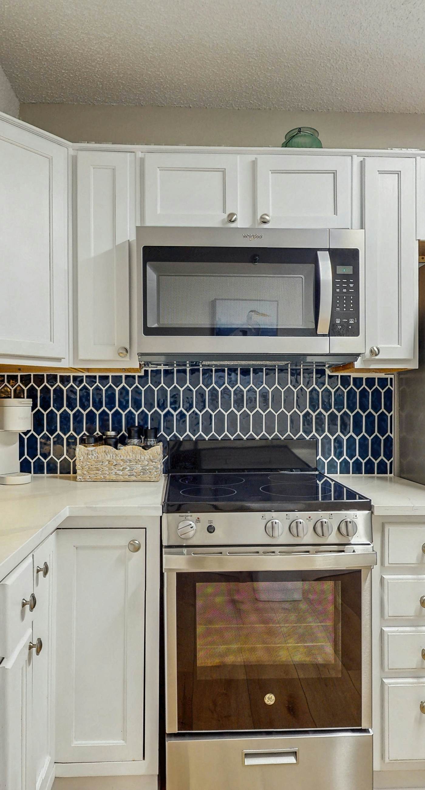 Islander W 402 - Fourth floor oceanfront studio w/ ocean views, pool access, central AC, and WiFi