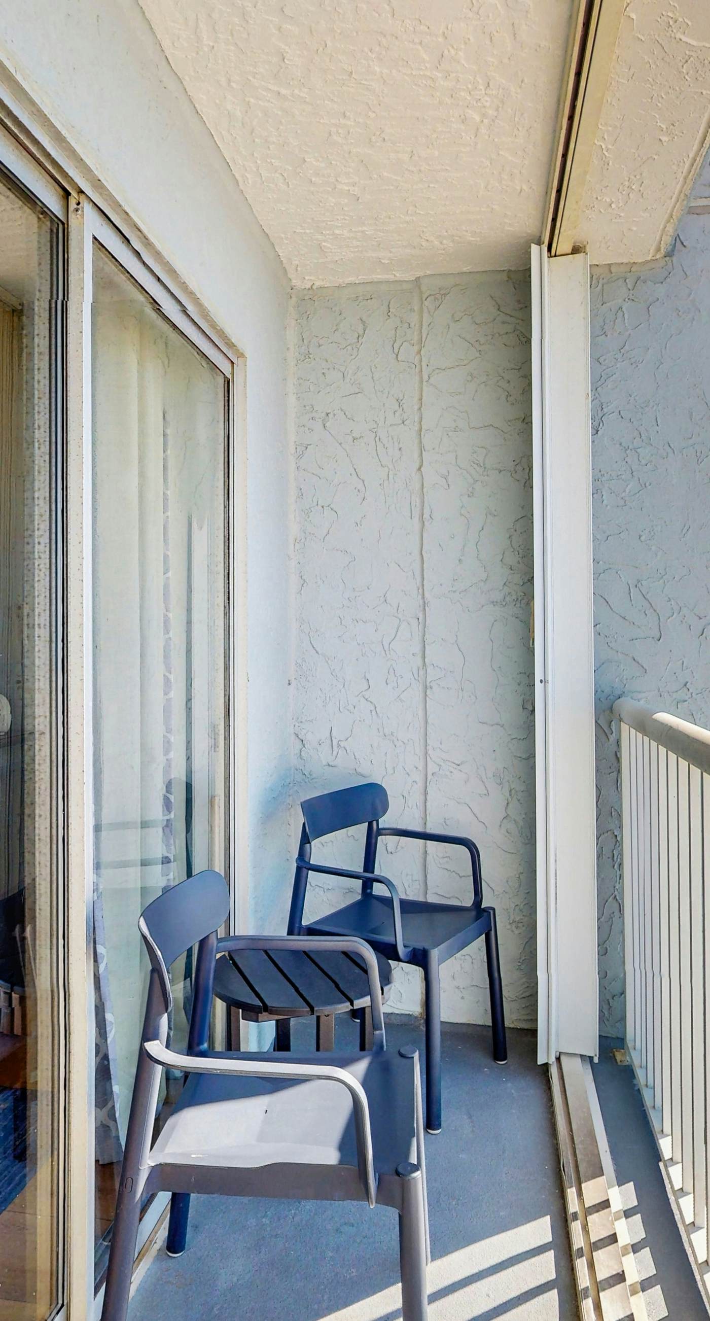 Islander W 402 - Fourth floor oceanfront studio w/ ocean views, pool access, central AC, and WiFi