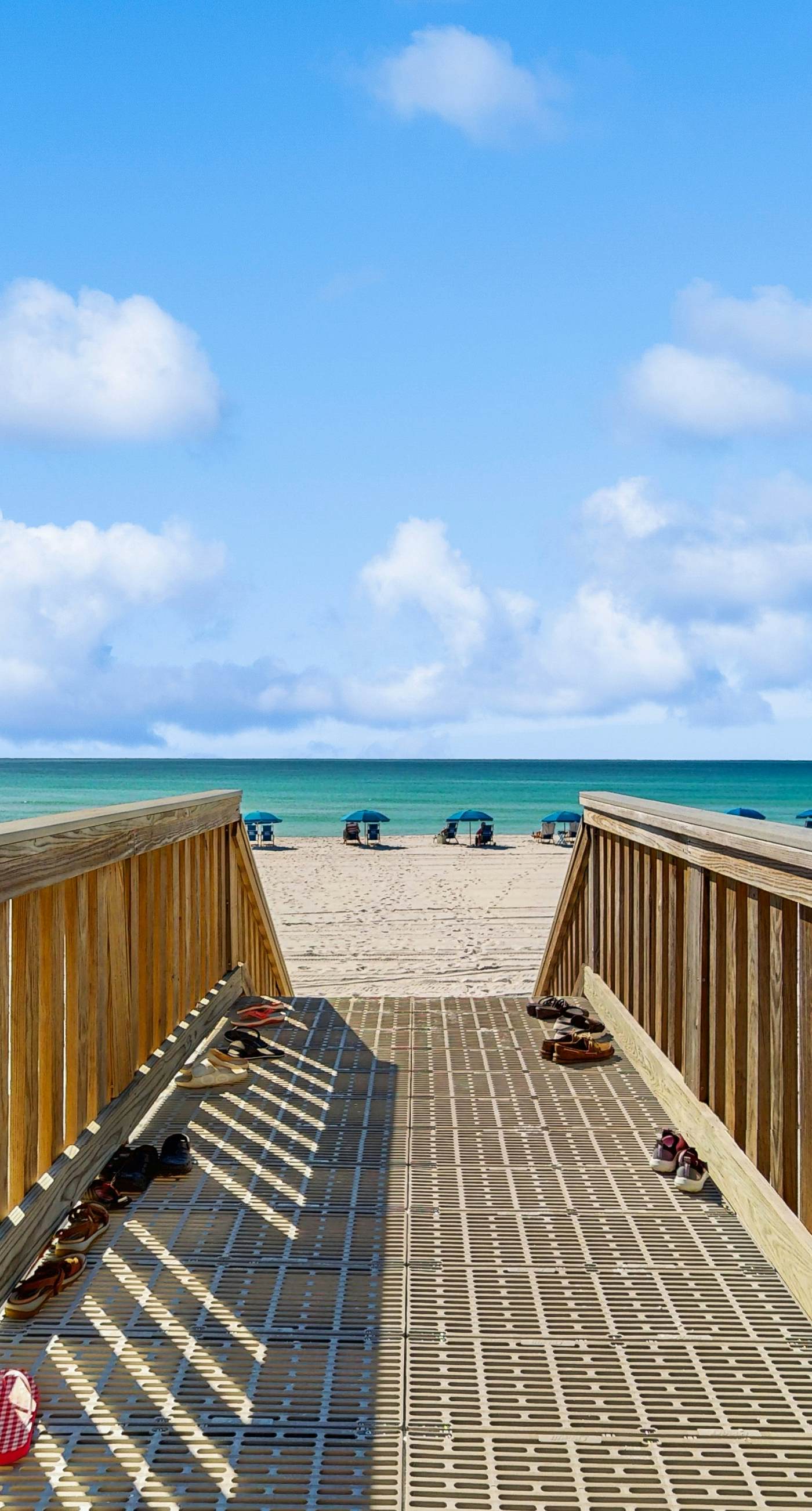 Islander W 402 - Fourth floor oceanfront studio w/ ocean views, pool access, central AC, and WiFi