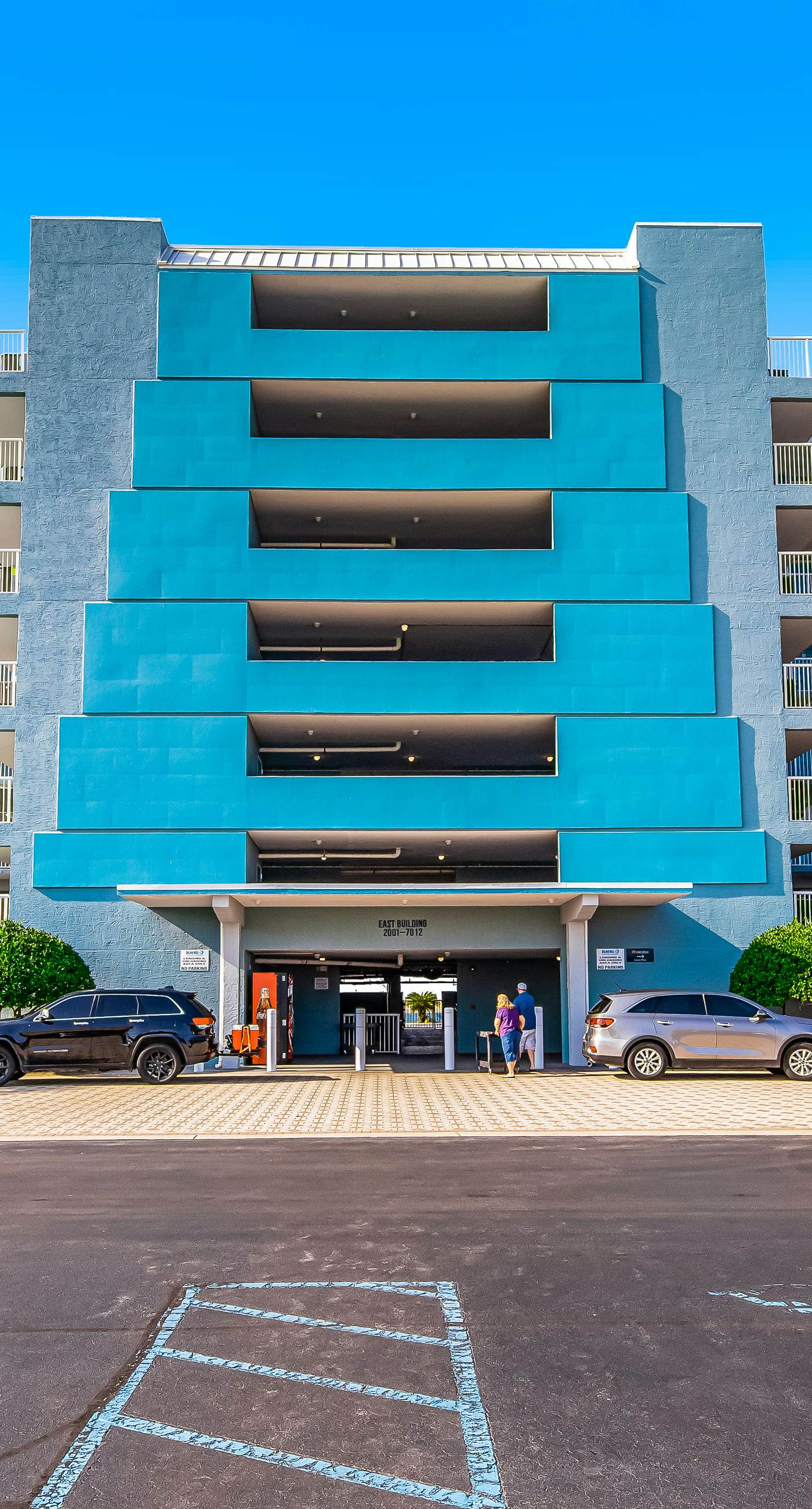 Islander W 402 - Fourth floor oceanfront studio w/ ocean views, pool access, central AC, and WiFi