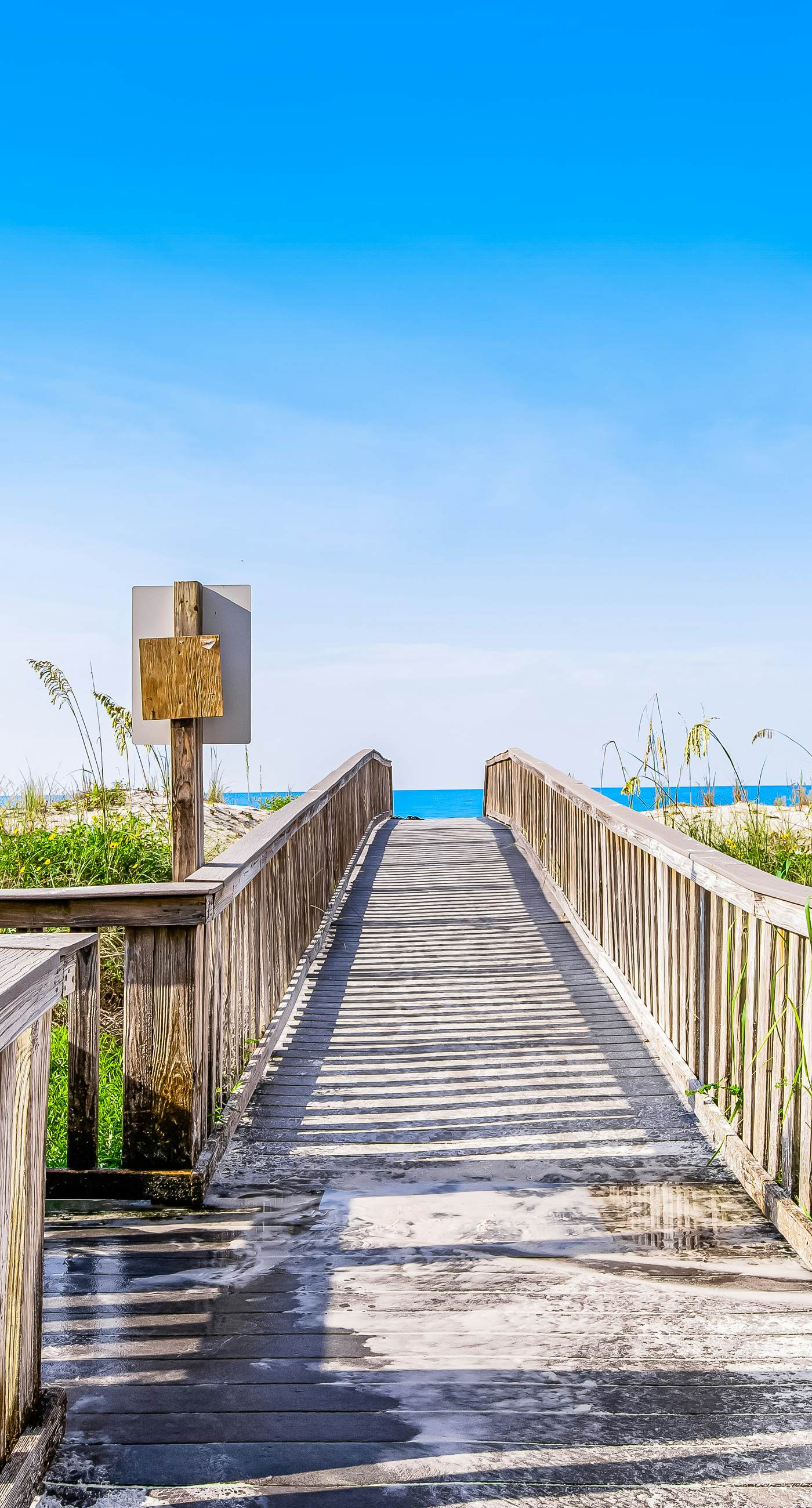 Islander W 402 - Fourth floor oceanfront studio w/ ocean views, pool access, central AC, and WiFi