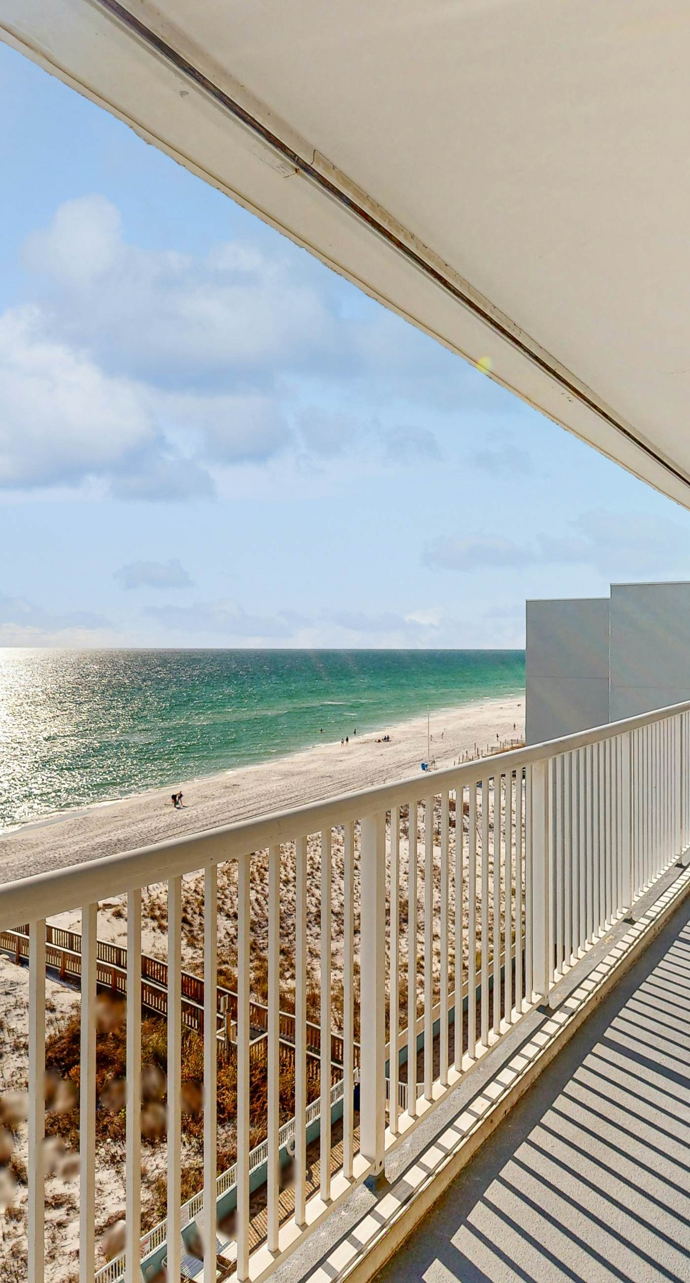 Islander E 7006 - Seventh floor condo with ocean view, washer&dryer, and pool - walk to dining