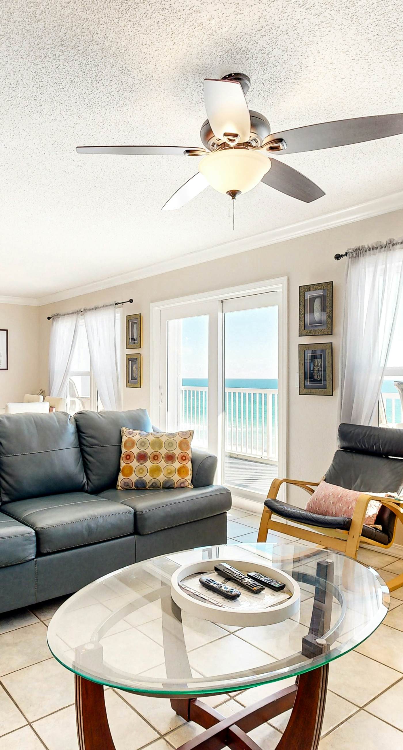 Islander E 7006 - Seventh floor condo with ocean view, washer&dryer, and pool - walk to dining
