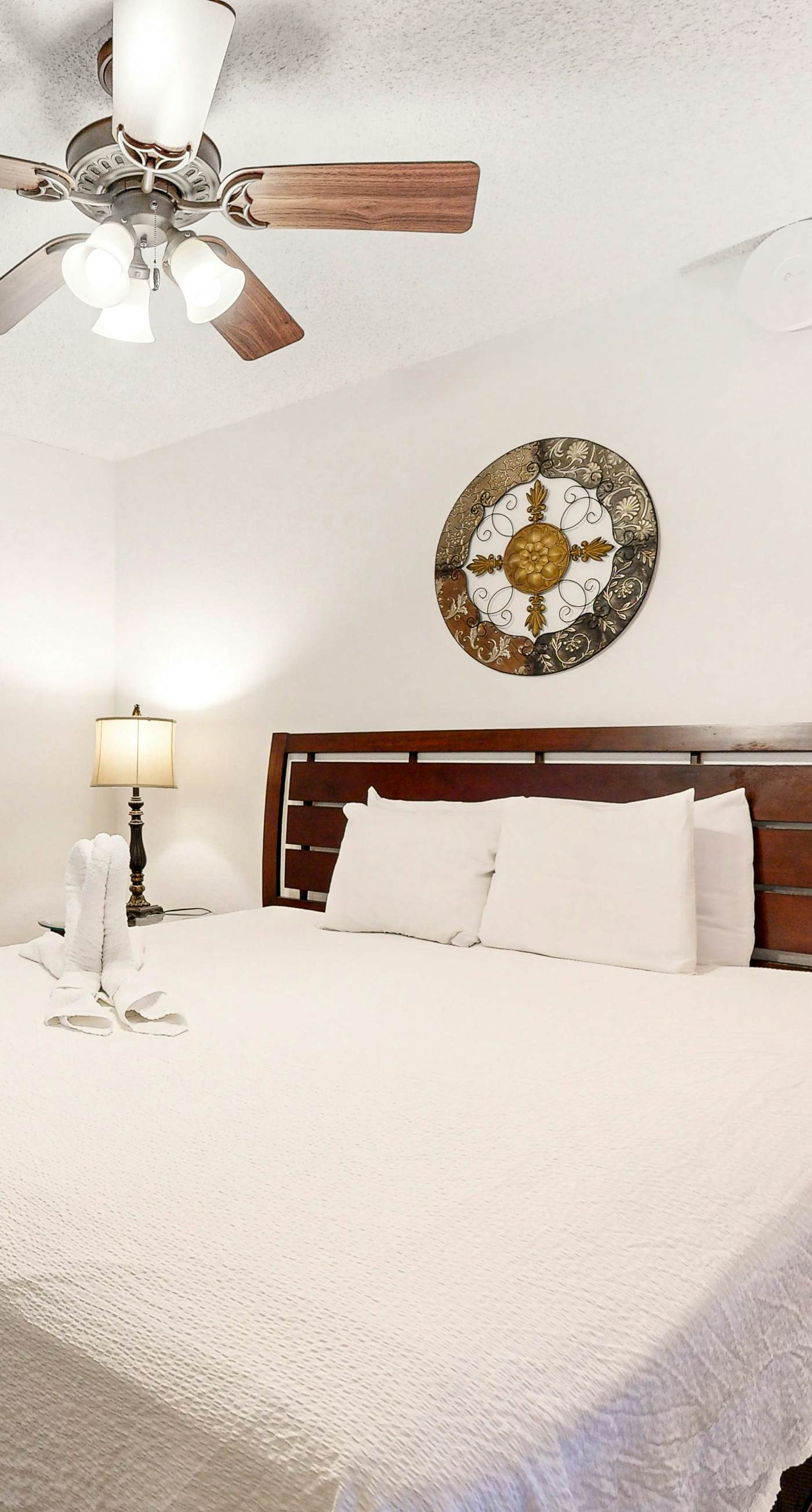 Islander E 7006 - Seventh floor condo with ocean view, washer&dryer, and pool - walk to dining