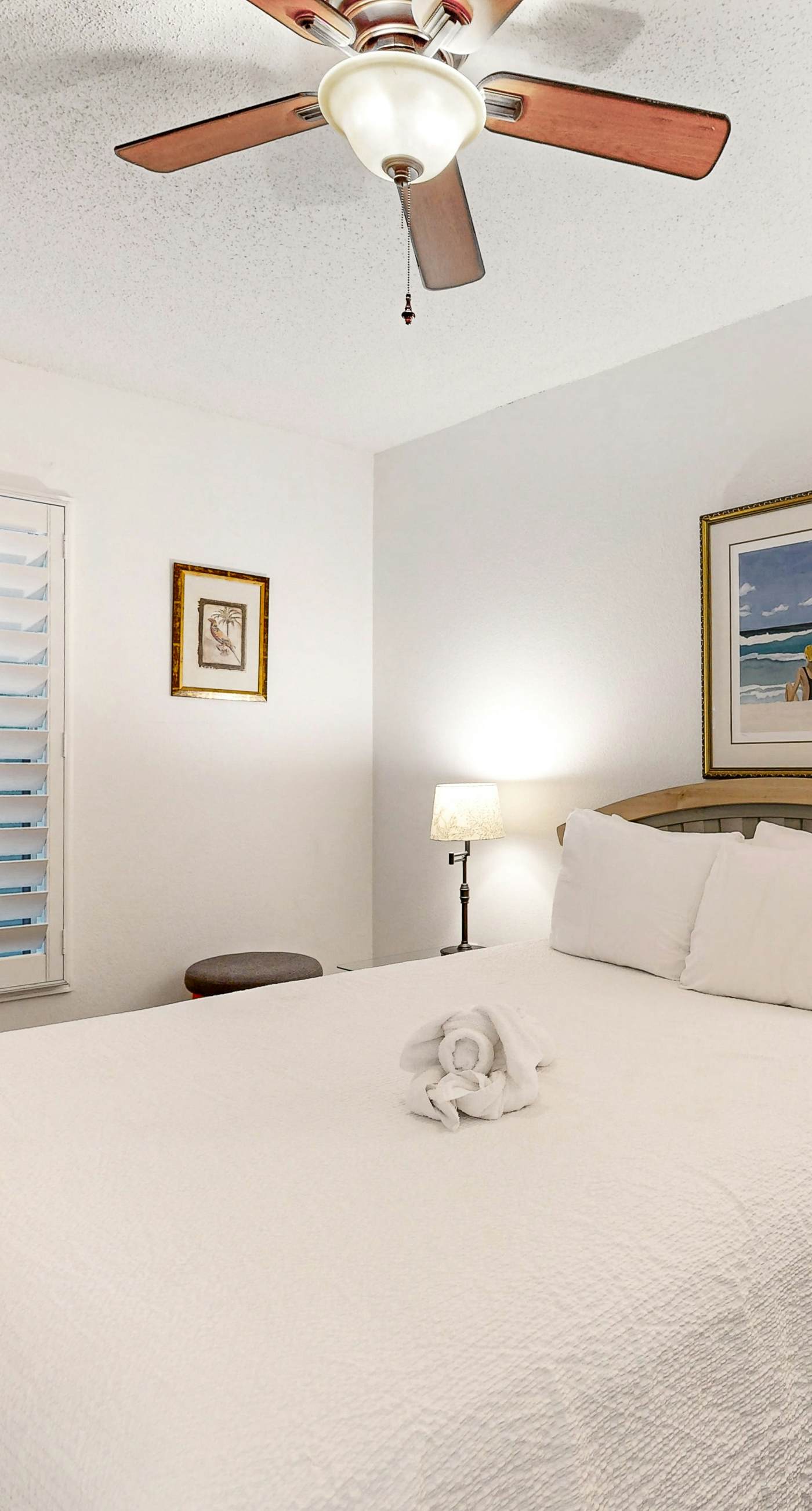 Islander E 7006 - Seventh floor condo with ocean view, washer&dryer, and pool - walk to dining