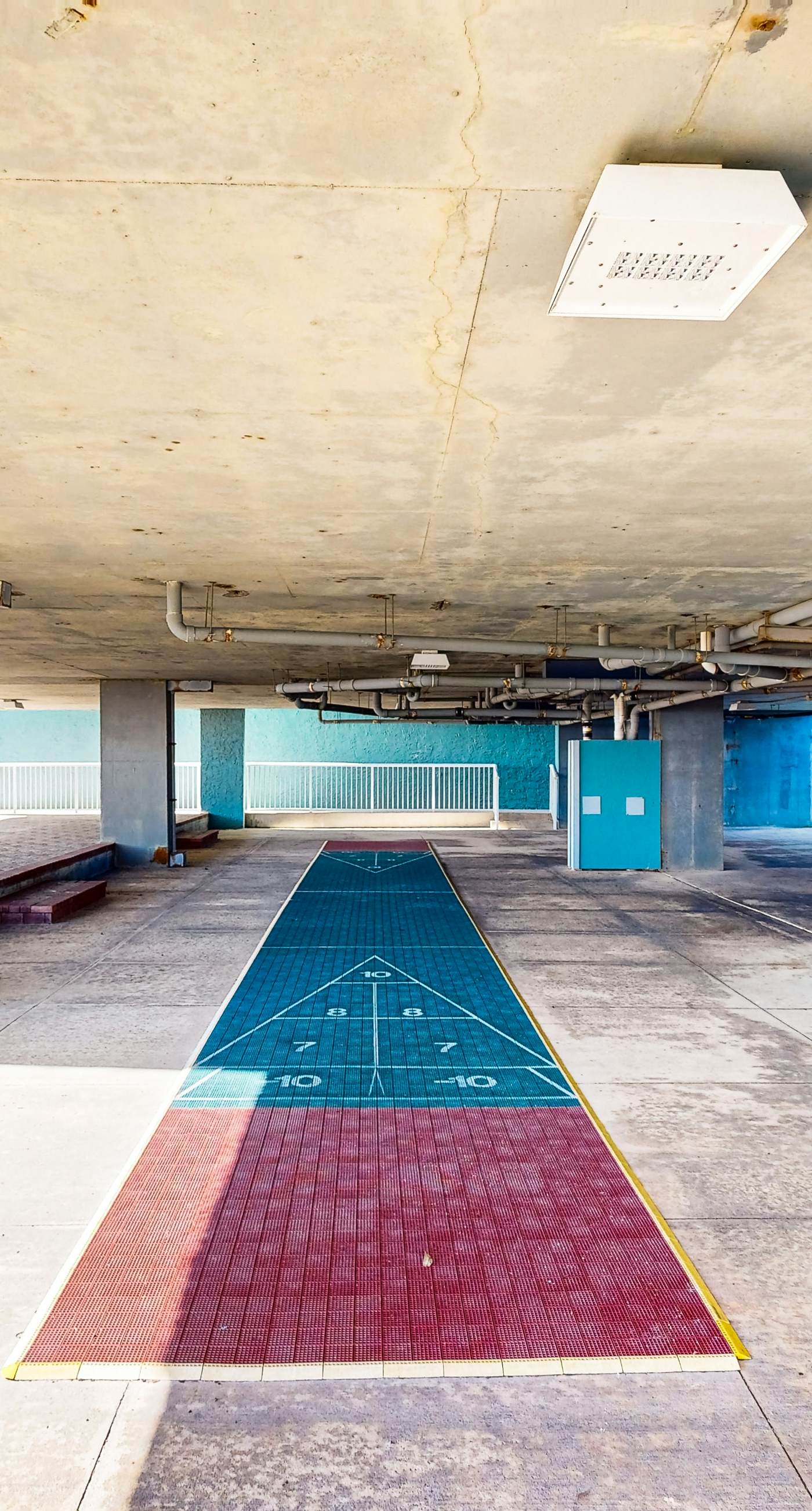 Islander E 7006 - Seventh floor condo with ocean view, washer&dryer, and pool - walk to dining