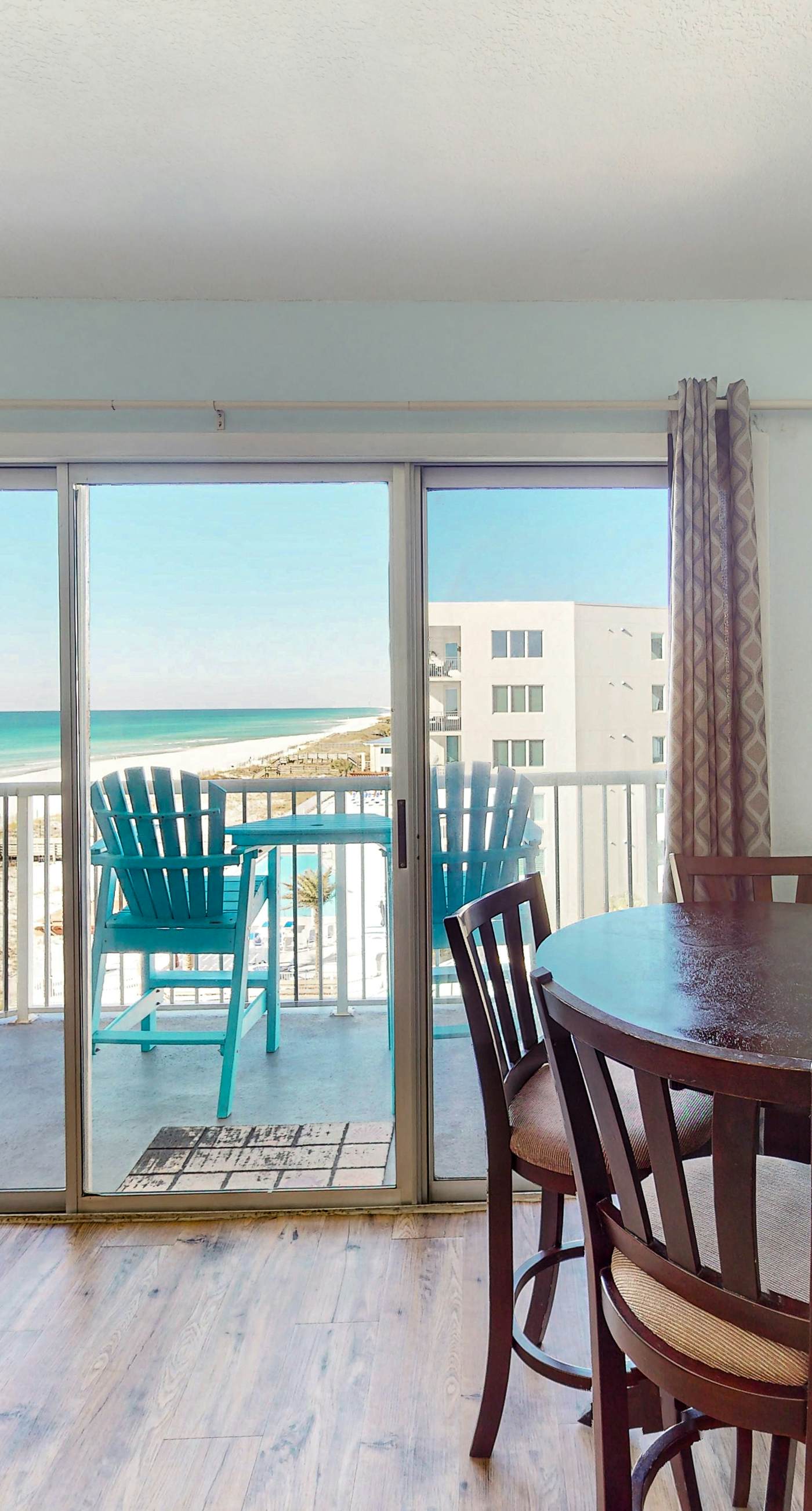 Islander W 605 - Sixth floor oceanfront condo with pool access, central AC, and sunset ocean view