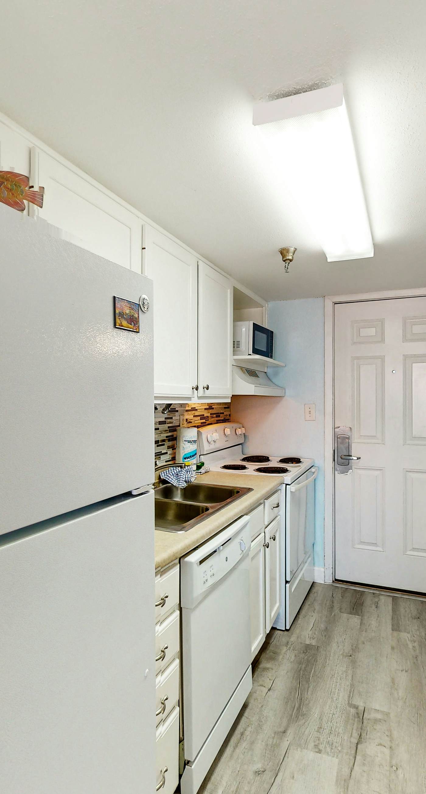 Islander W 605 - Sixth floor oceanfront condo with pool access, central AC, and sunset ocean view