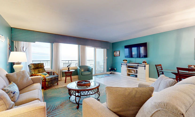 Island Echos 6BC 6th-floor, bright Gulf-front condo with views - close to entertainment