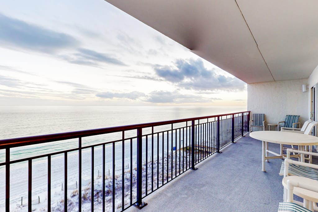 Island Echos 6BC  6th-floor, bright Gulf-front condo with views - close to entertainment