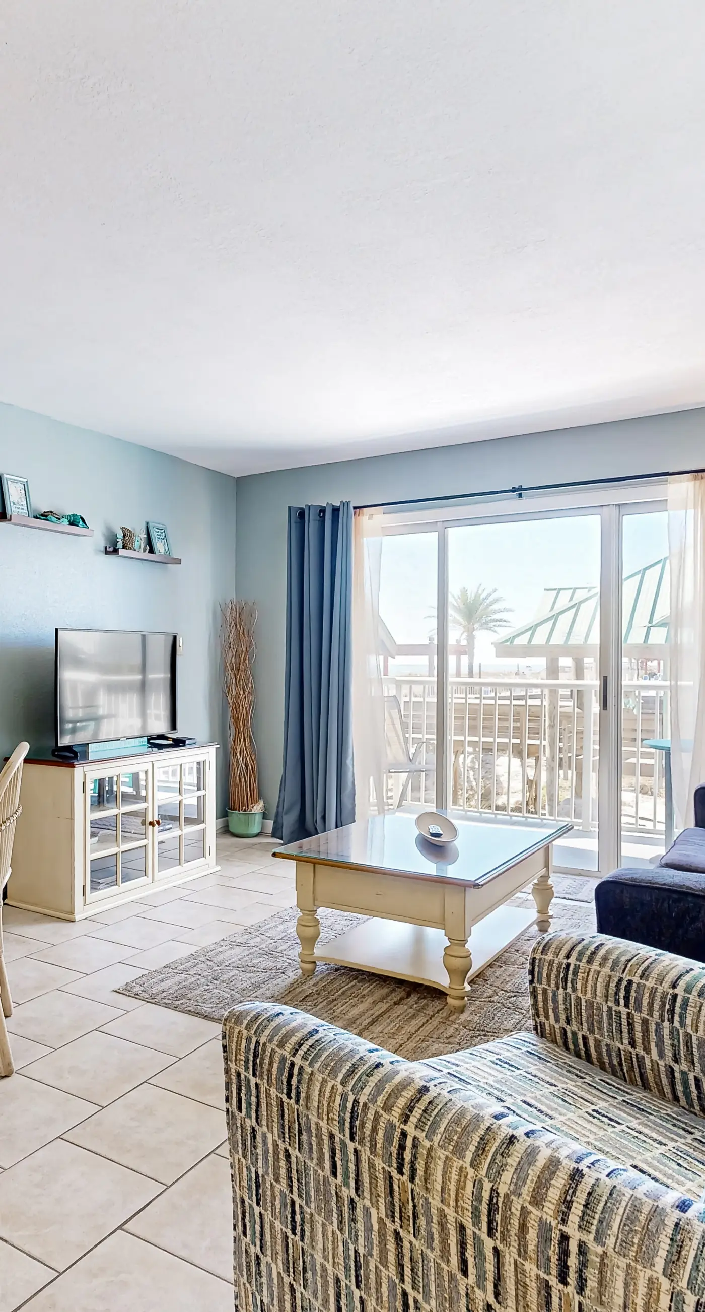 Islander W 205 - Updated, Coastal Condo w/ Steps To The Gulf, Close To Entertainment