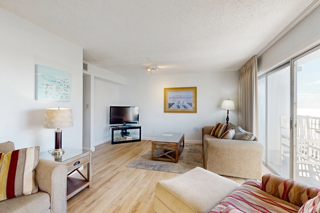 Islander W 506 - Fifth floor beachfront condo with pool access, washer&dryer, and ocean view