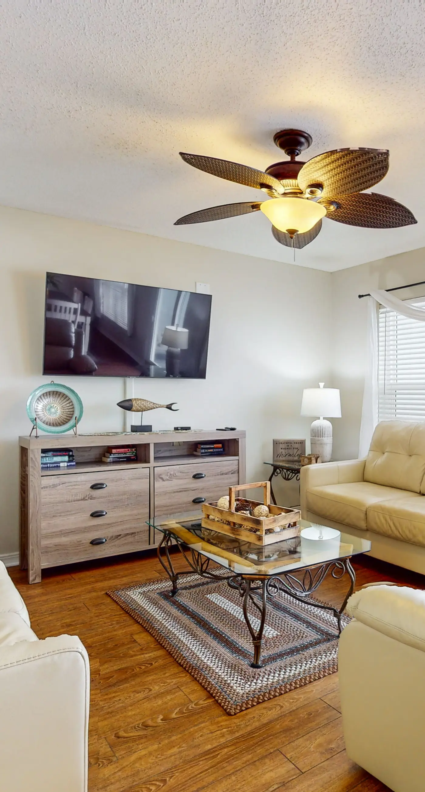 Cozy oceanfront condo with ocean view, pool access, washer&dryer, and central AC