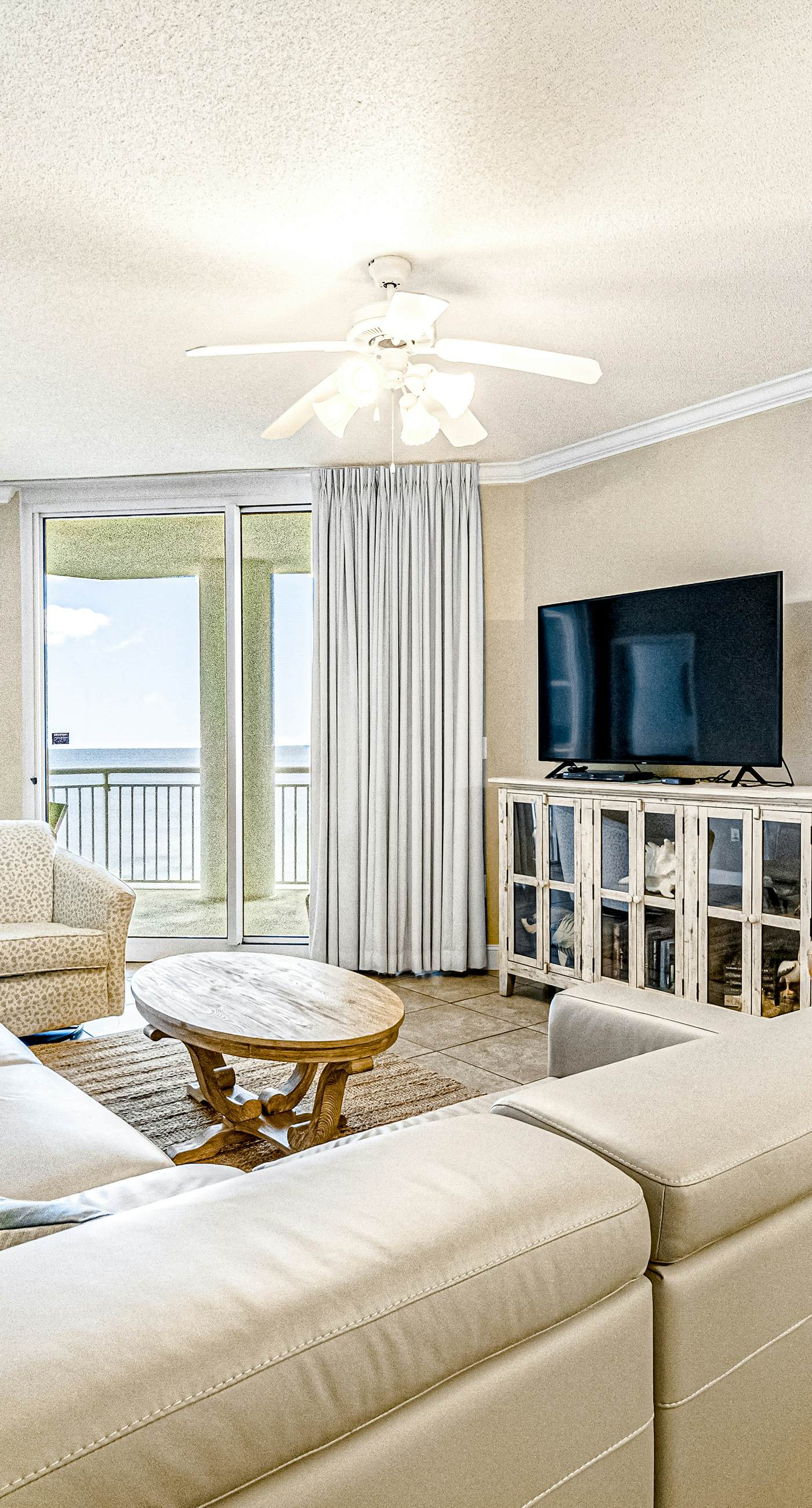 Gulf-front condo with pools, hot tub & tennis - walk to dining