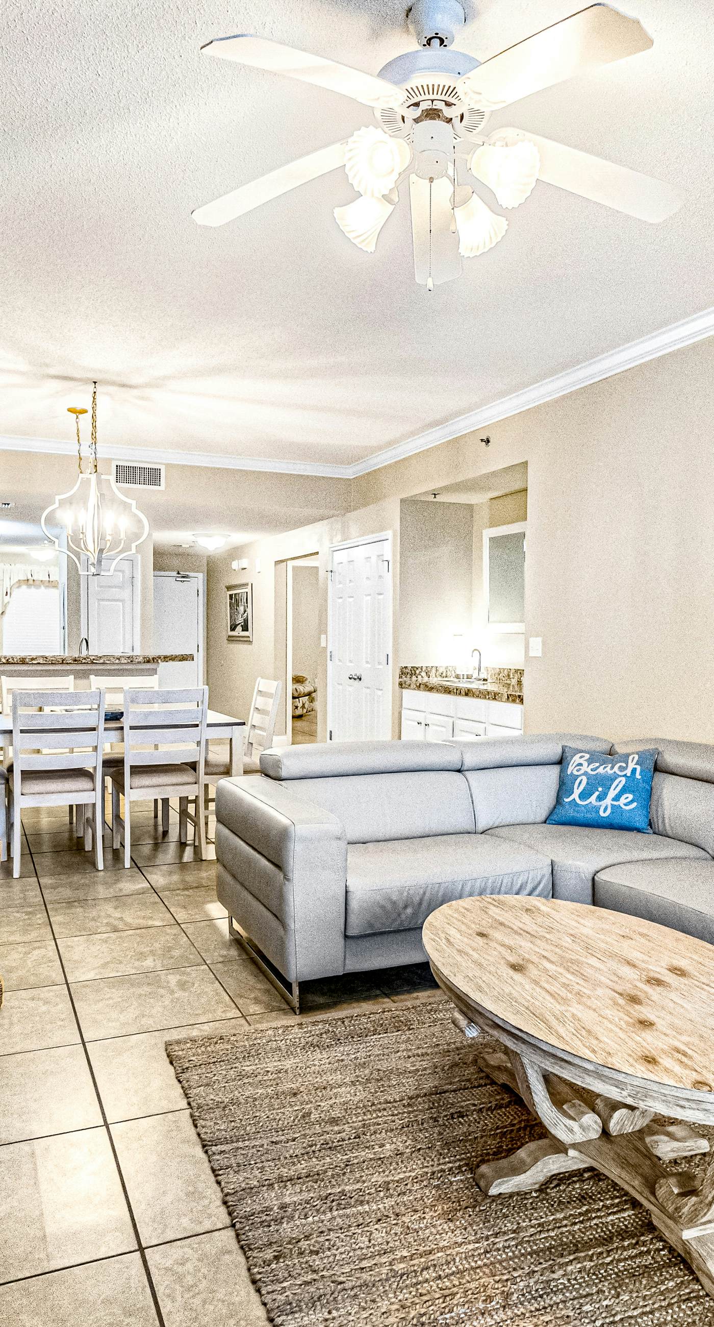 Gulf-front condo with pools, hot tub & tennis - walk to dining