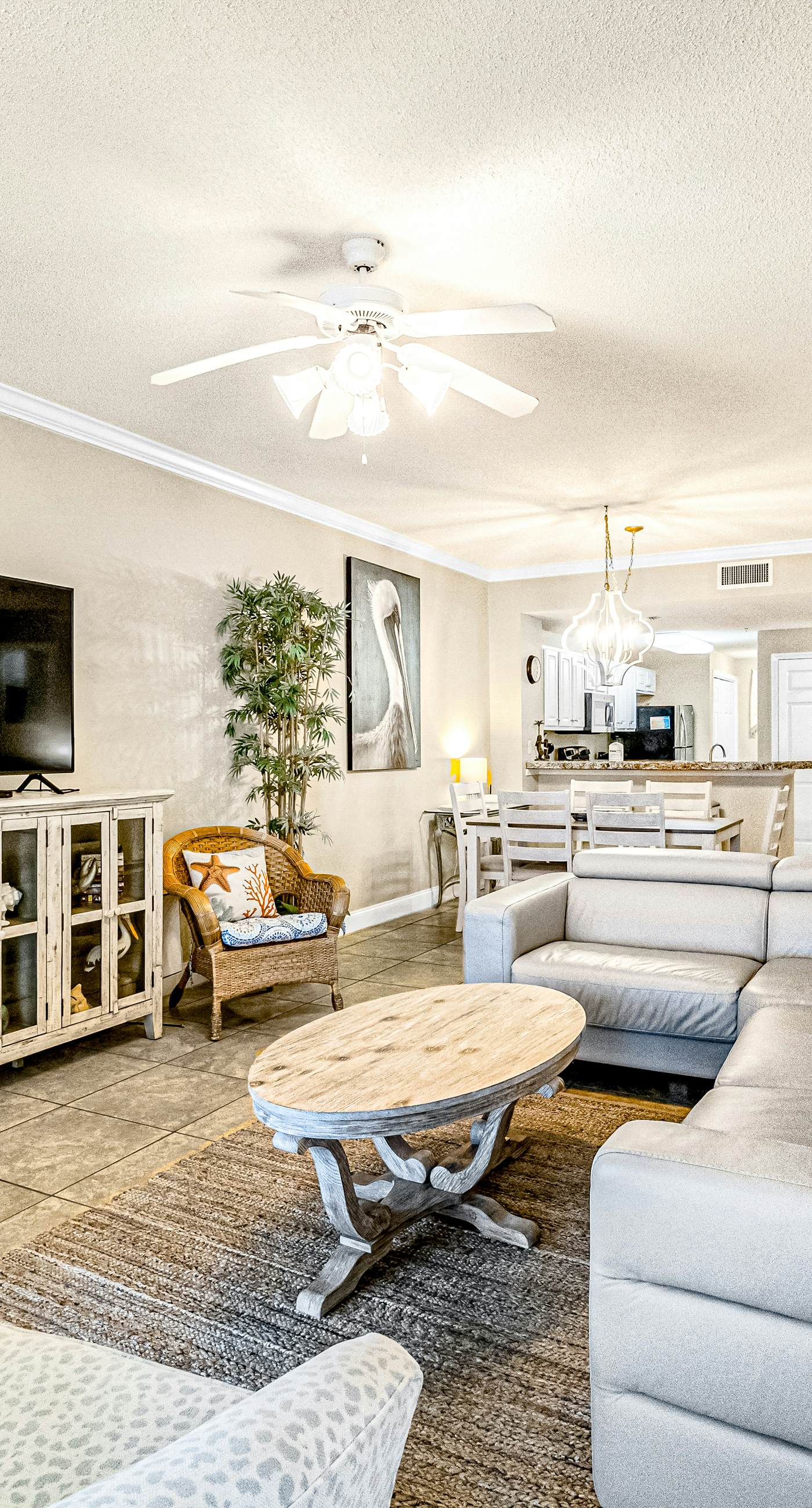 Gulf-front condo with pools, hot tub & tennis - walk to dining