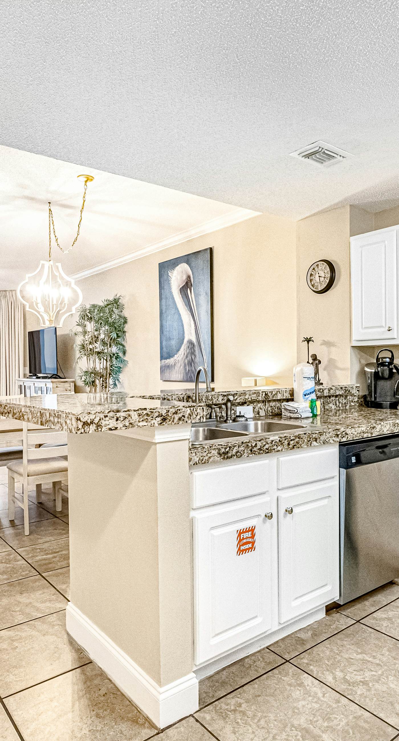 Gulf-front condo with pools, hot tub & tennis - walk to dining