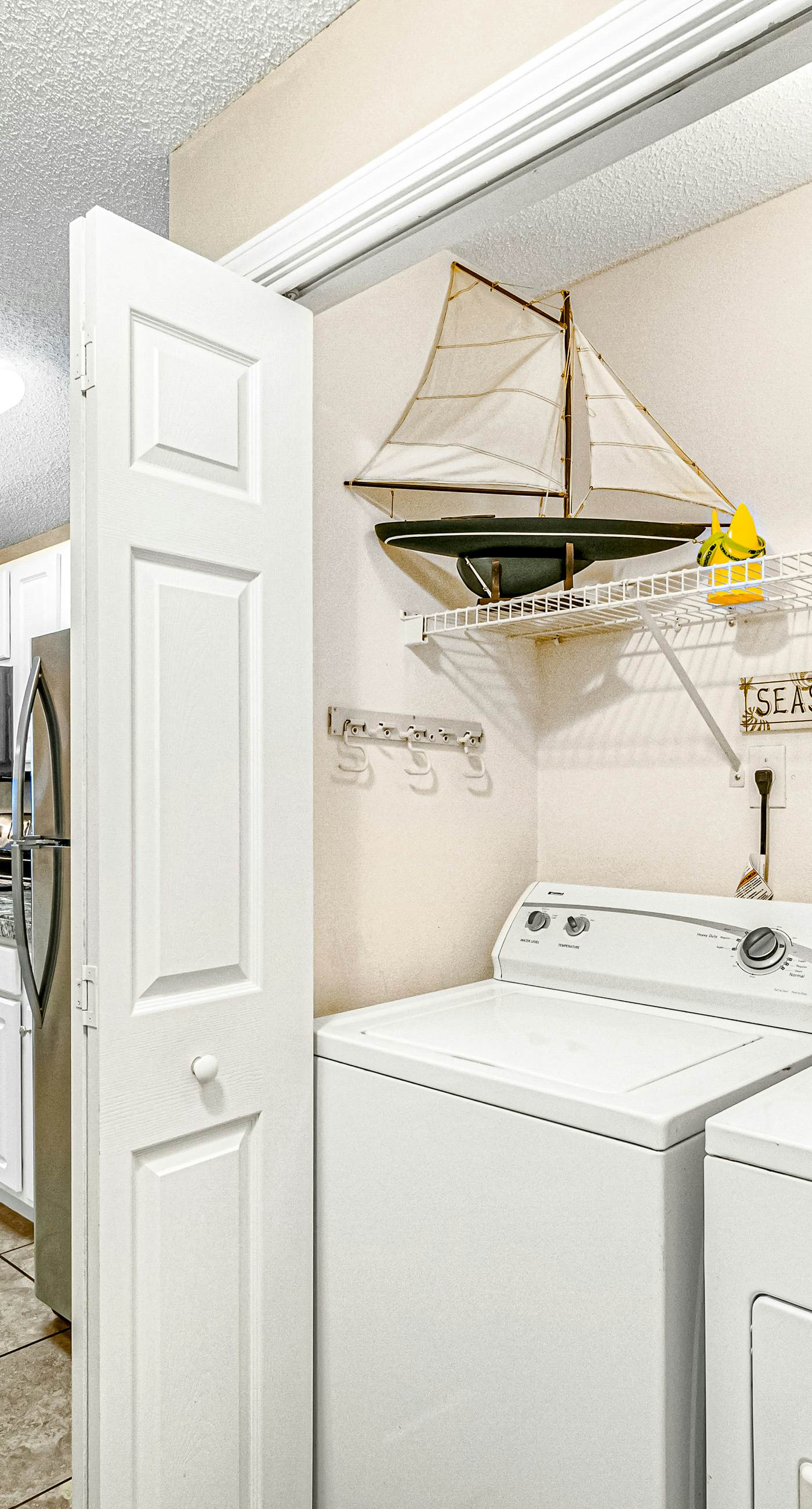 Gulf-front condo with pools, hot tub & tennis - walk to dining