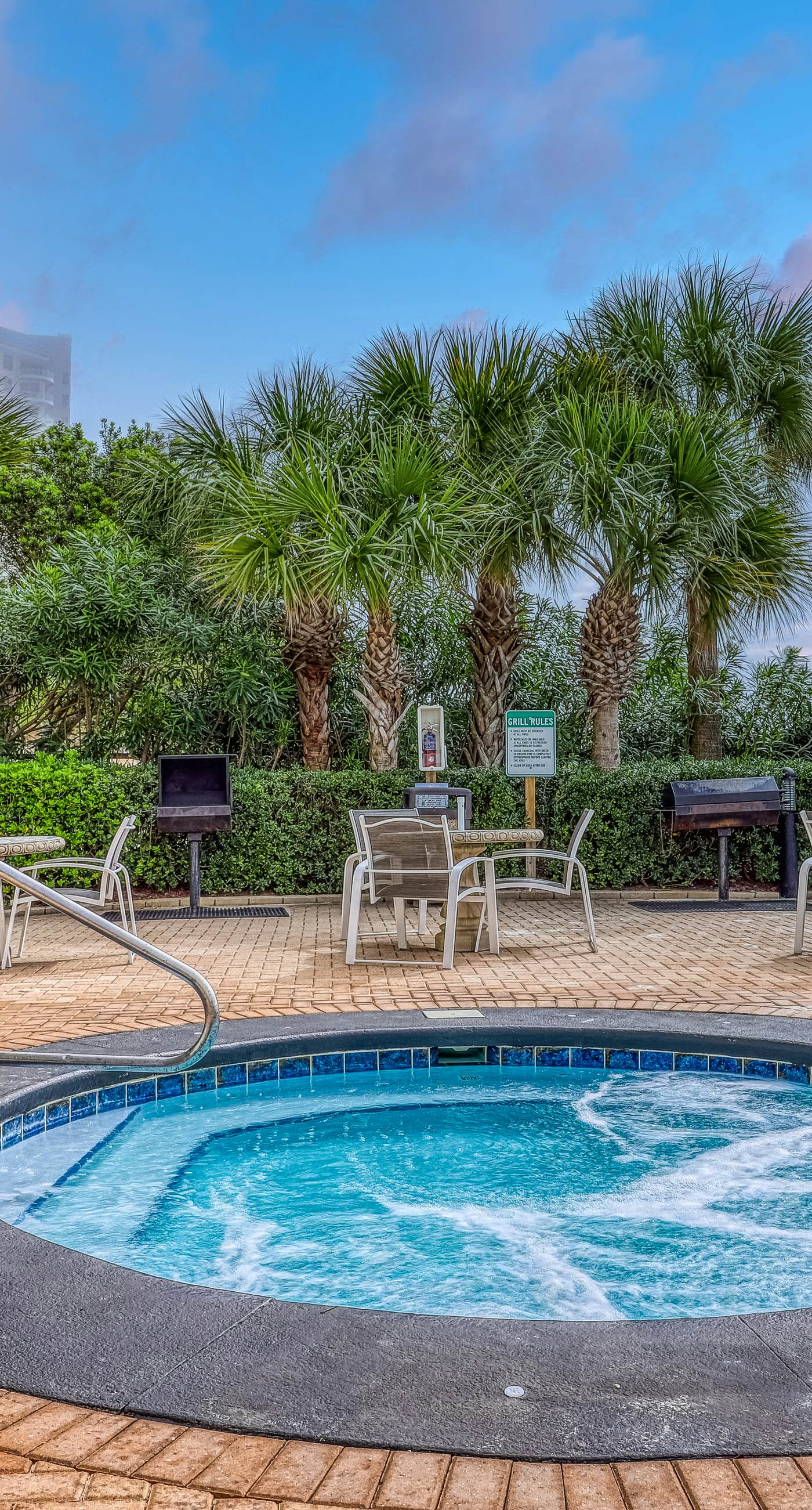 Gulf-front condo with pools, hot tub & tennis - walk to dining