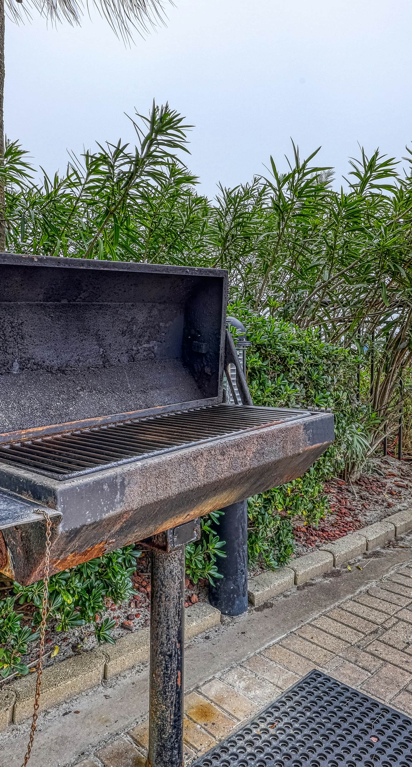 Gulf-front condo with pools, hot tub & tennis - walk to dining