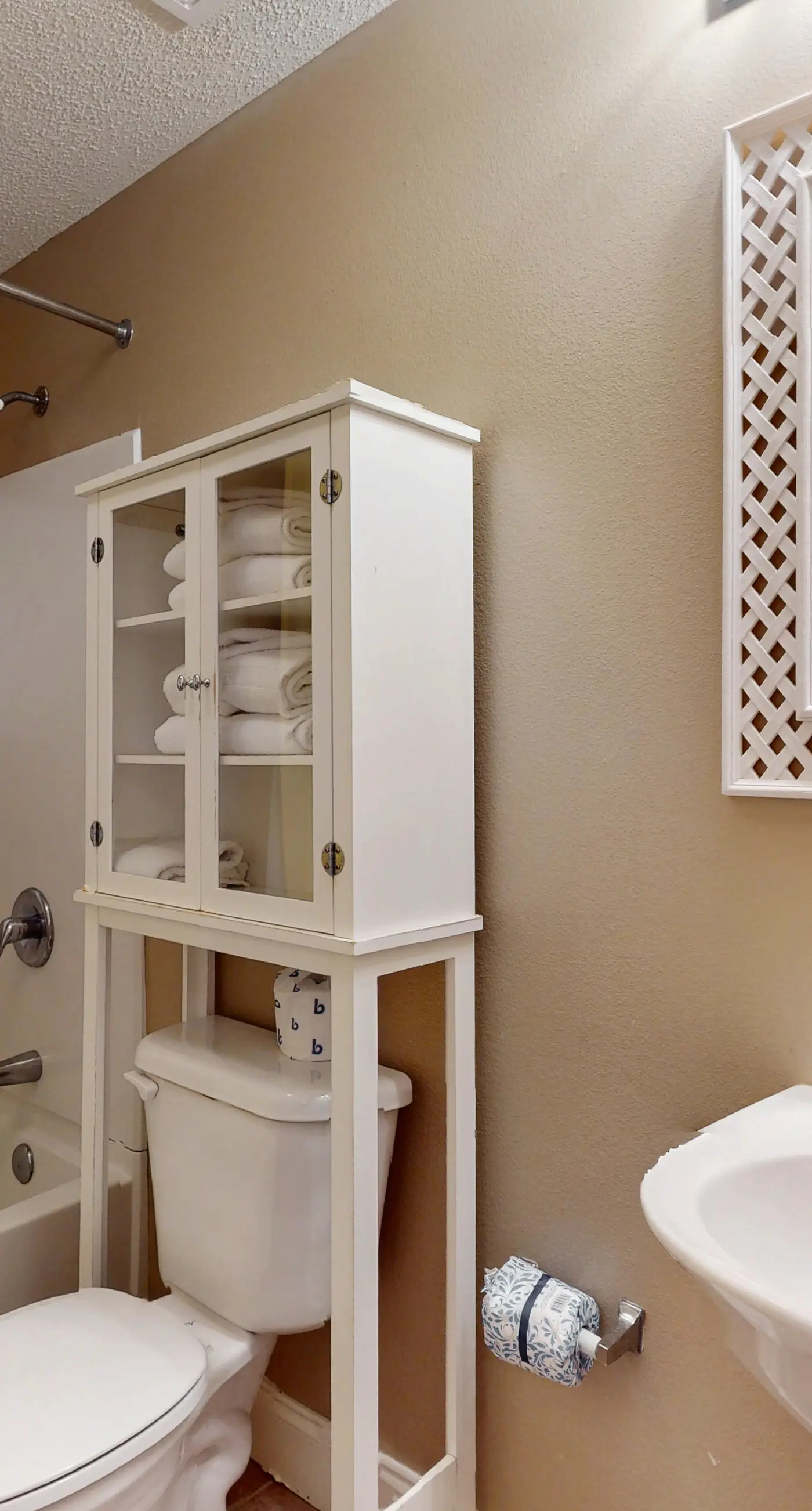 11th-floor, Gulf-front condo with views, pools, hot tub & tennis