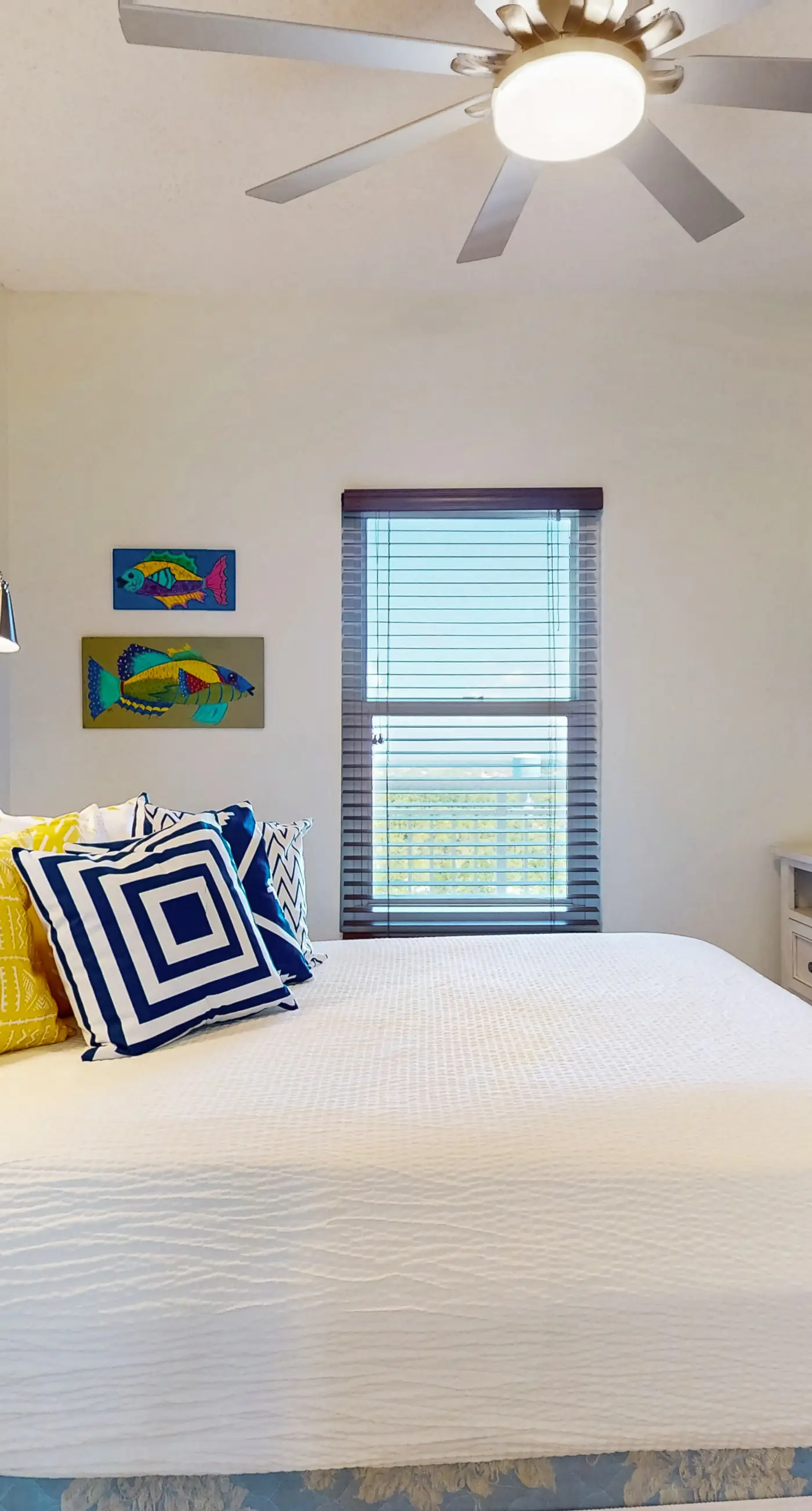 Gulf-front condo with amazing views, pools, beach access & gym