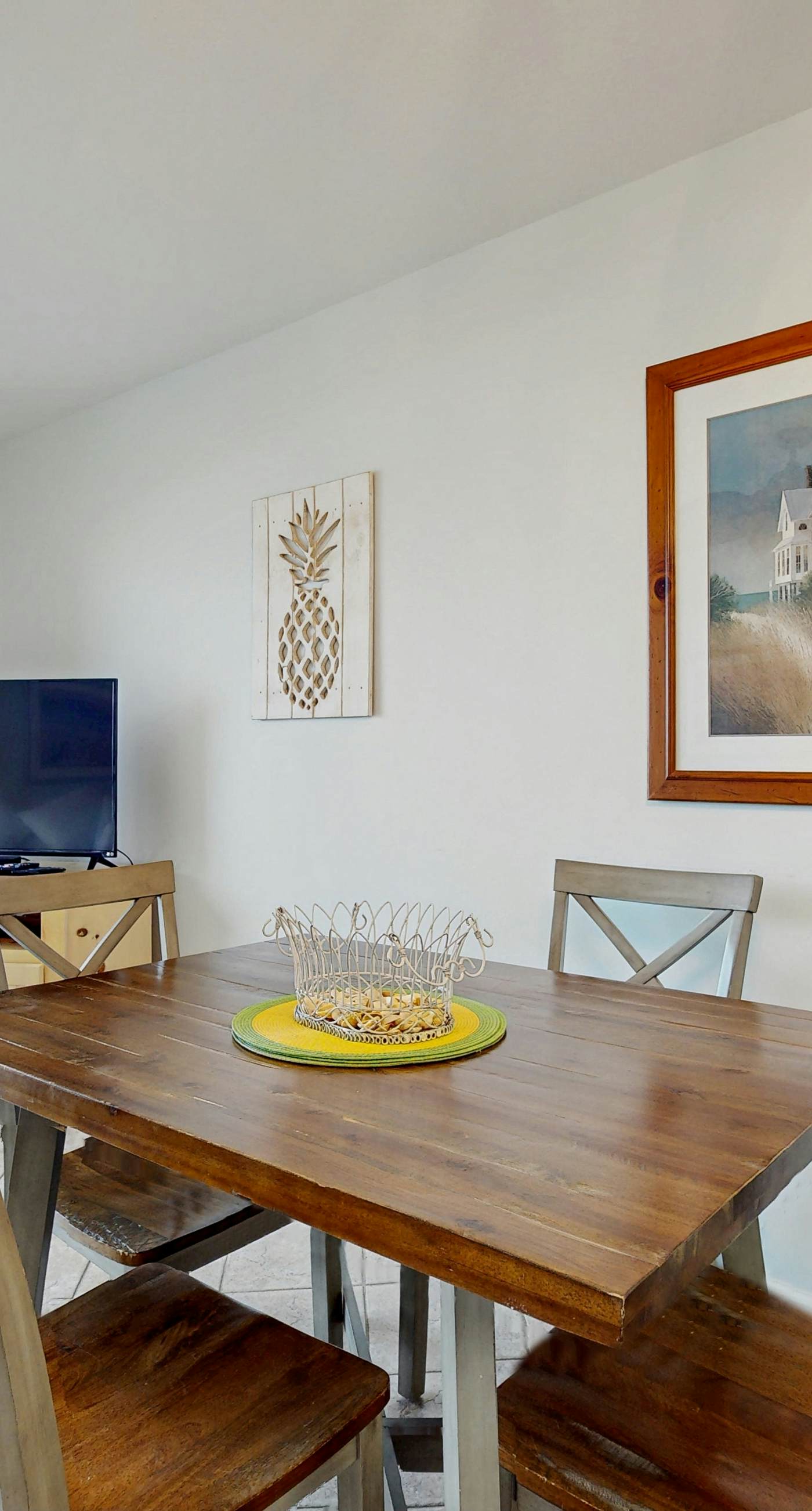 Pelican Isle 205-3rd-floor, Gulf-front condo with seasonal beach setup - near entertainment