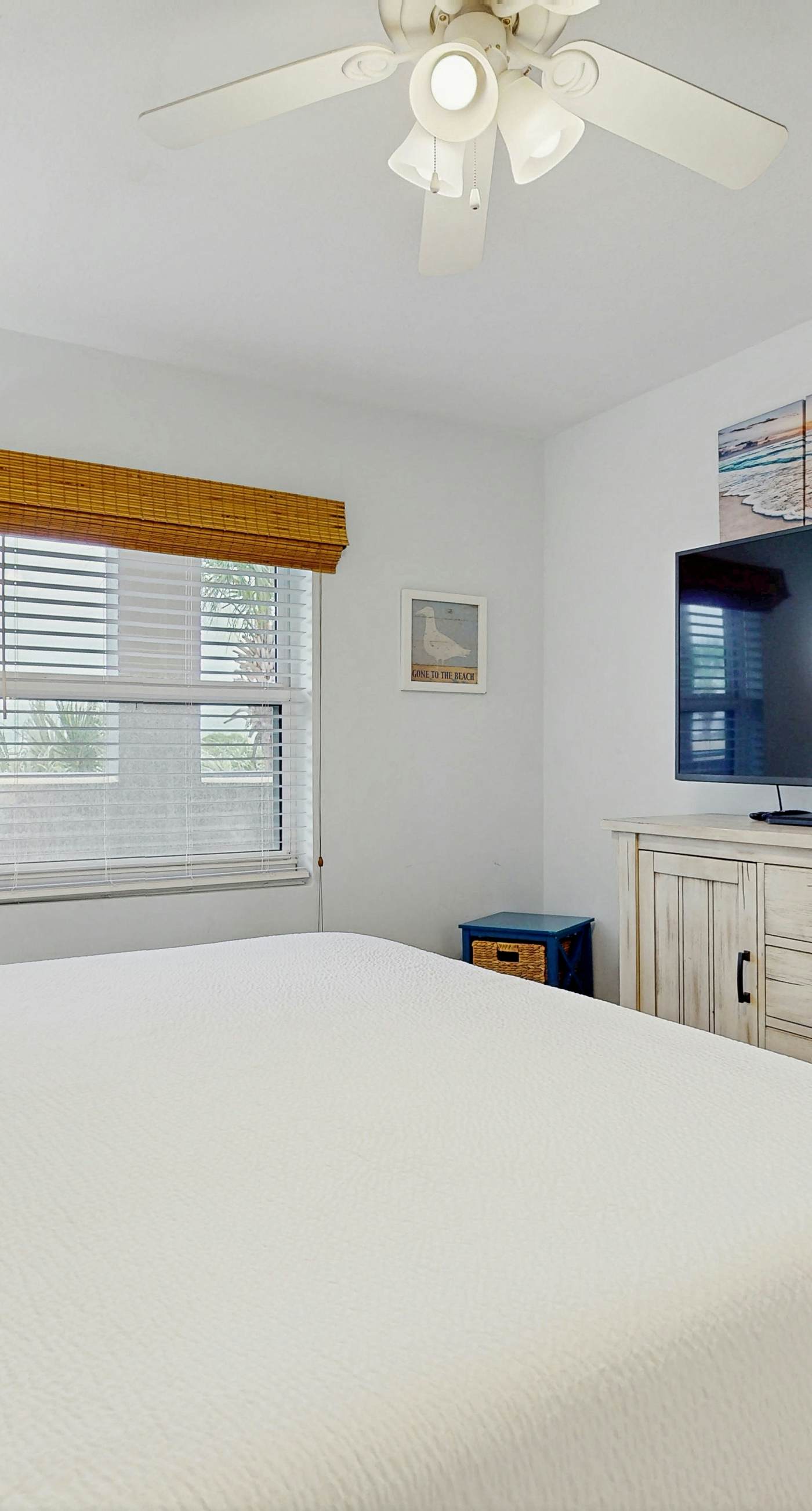 Pelican Isle 205-3rd-floor, Gulf-front condo with seasonal beach setup - near entertainment