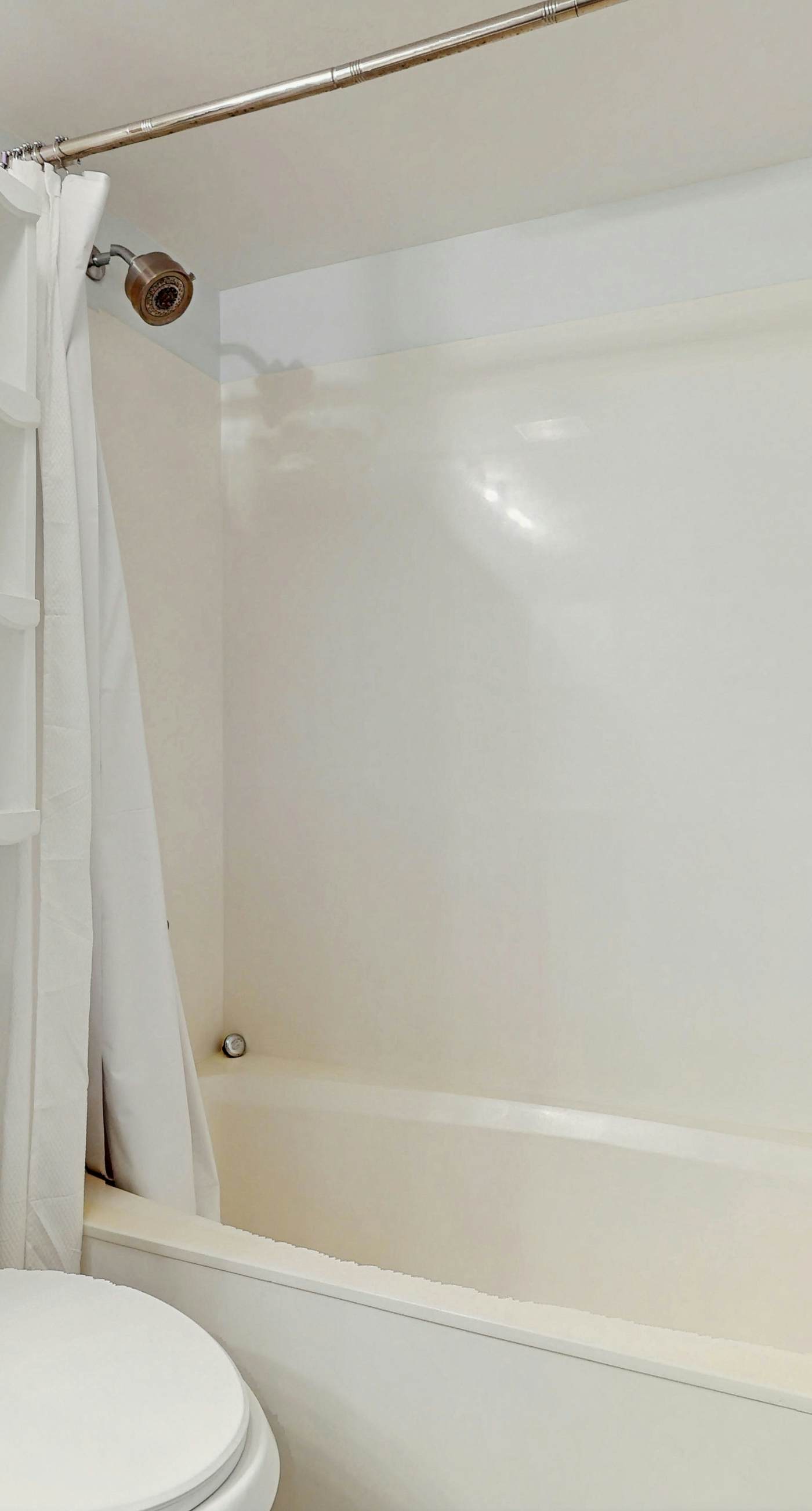 Pelican Isle 205-3rd-floor, Gulf-front condo with seasonal beach setup - near entertainment