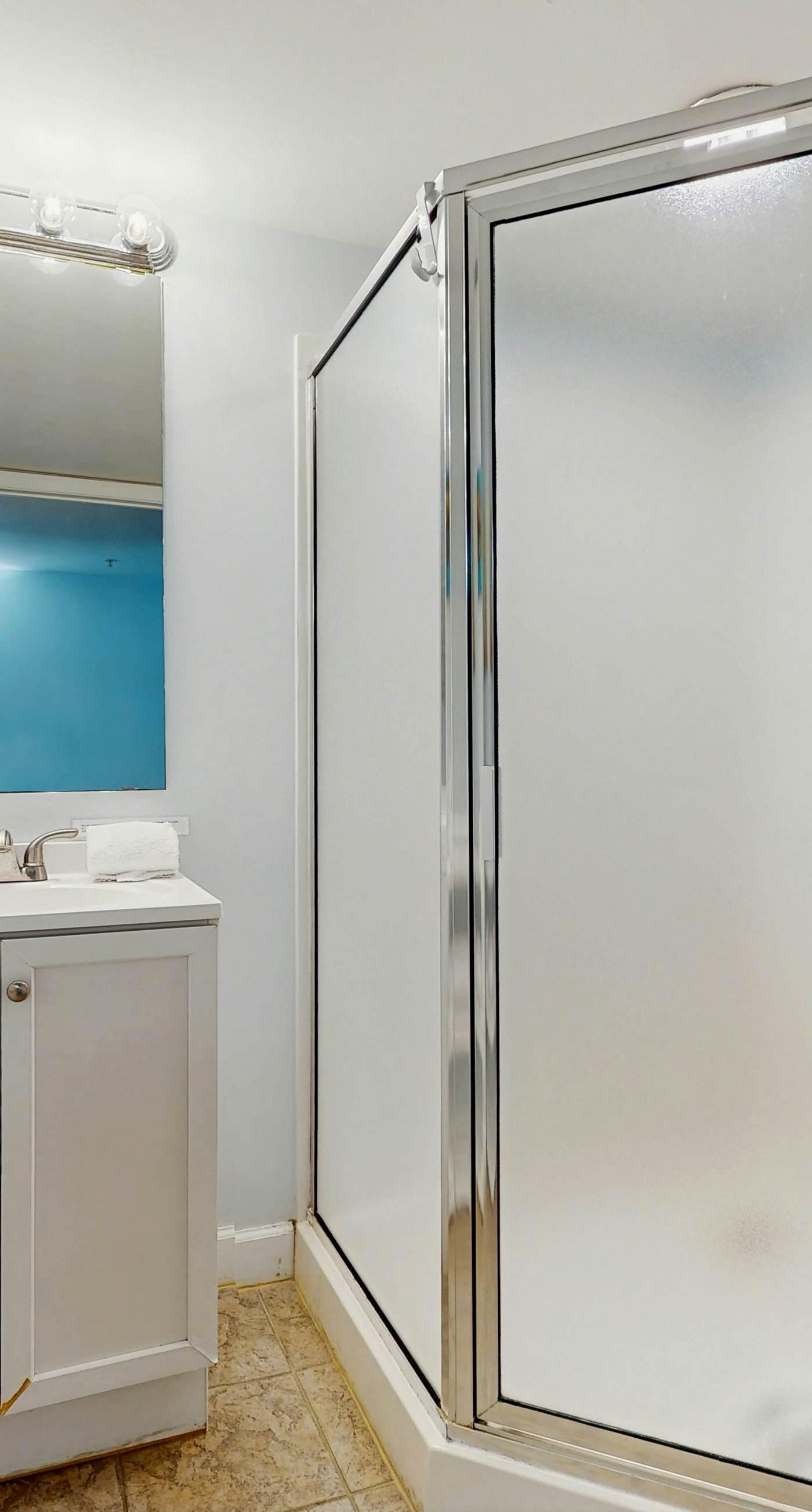 Pelican Isle 205-3rd-floor, Gulf-front condo with seasonal beach setup - near entertainment