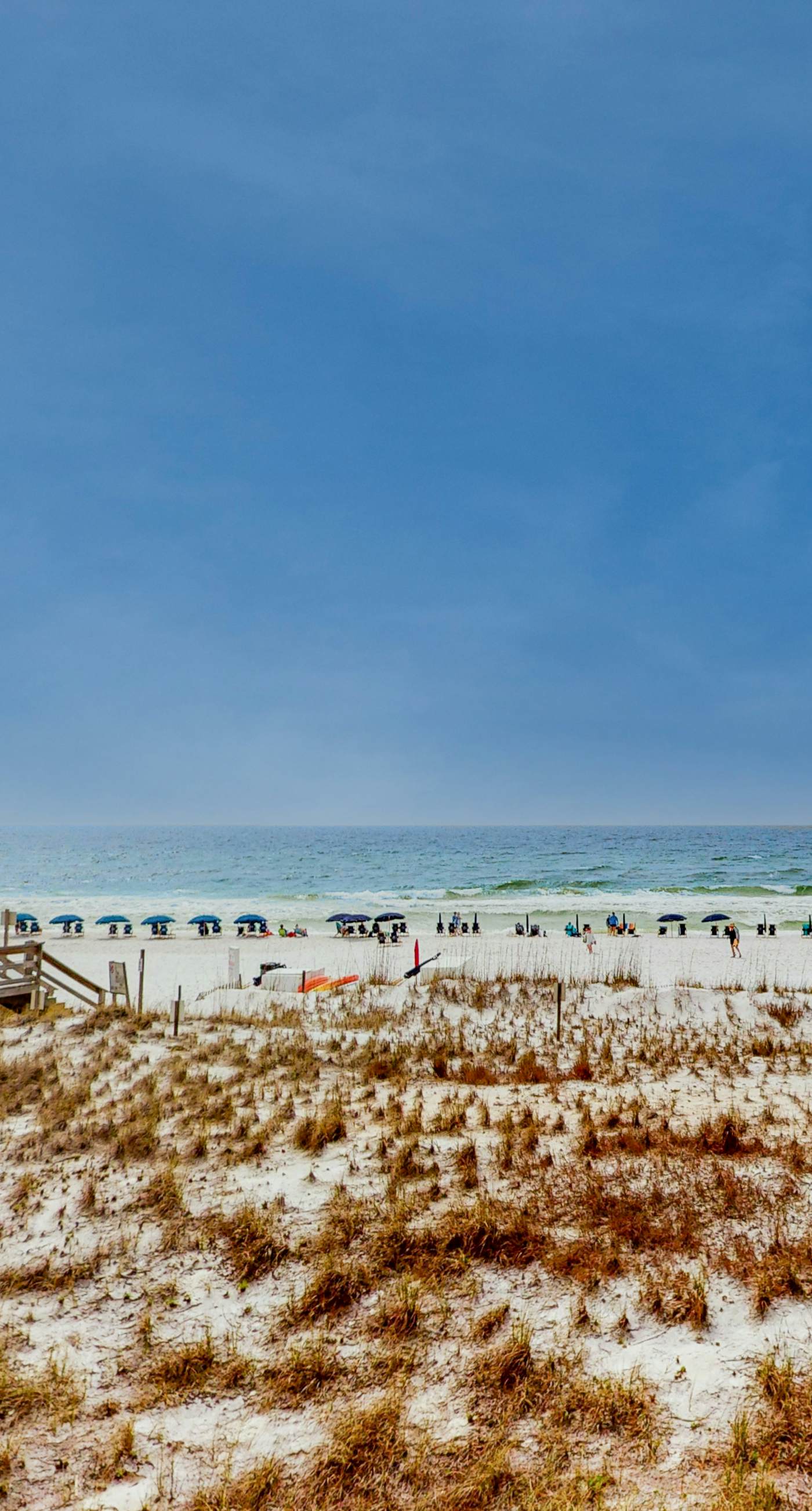 Pelican Isle 205-3rd-floor, Gulf-front condo with seasonal beach setup - near entertainment