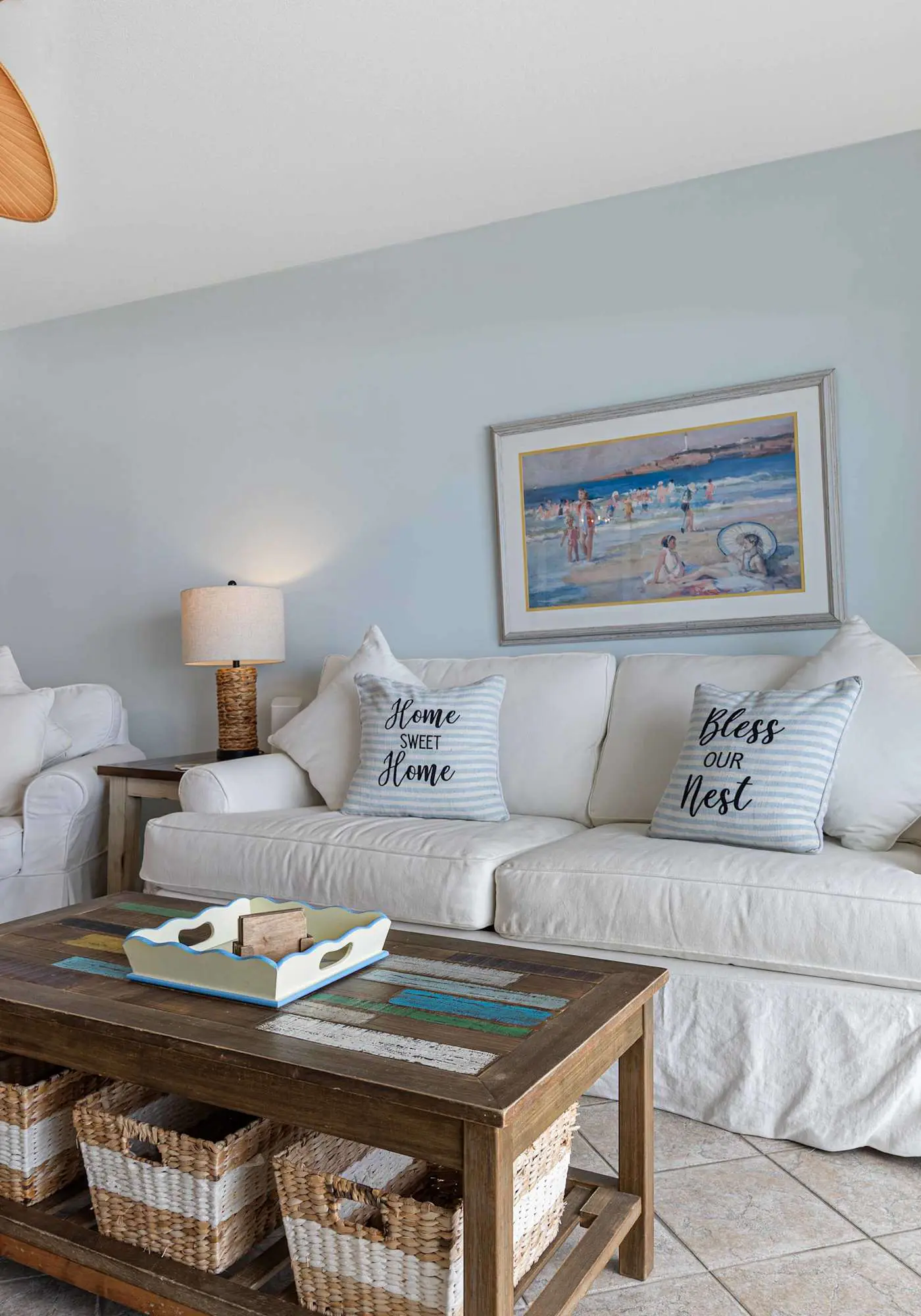 3rd-floor, Gulf-front condo with seasonal beach setup - near entertainment