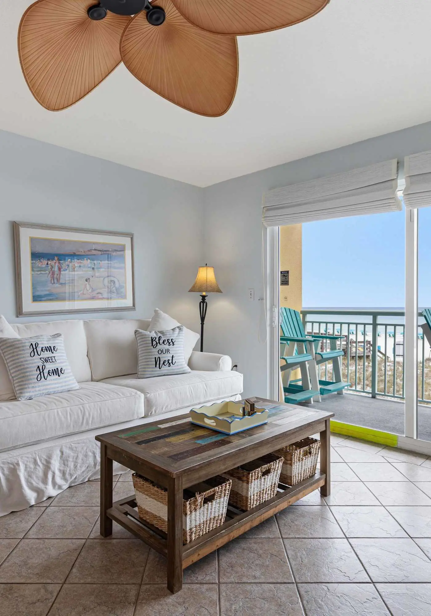 3rd-floor, Gulf-front condo with seasonal beach setup - near entertainment