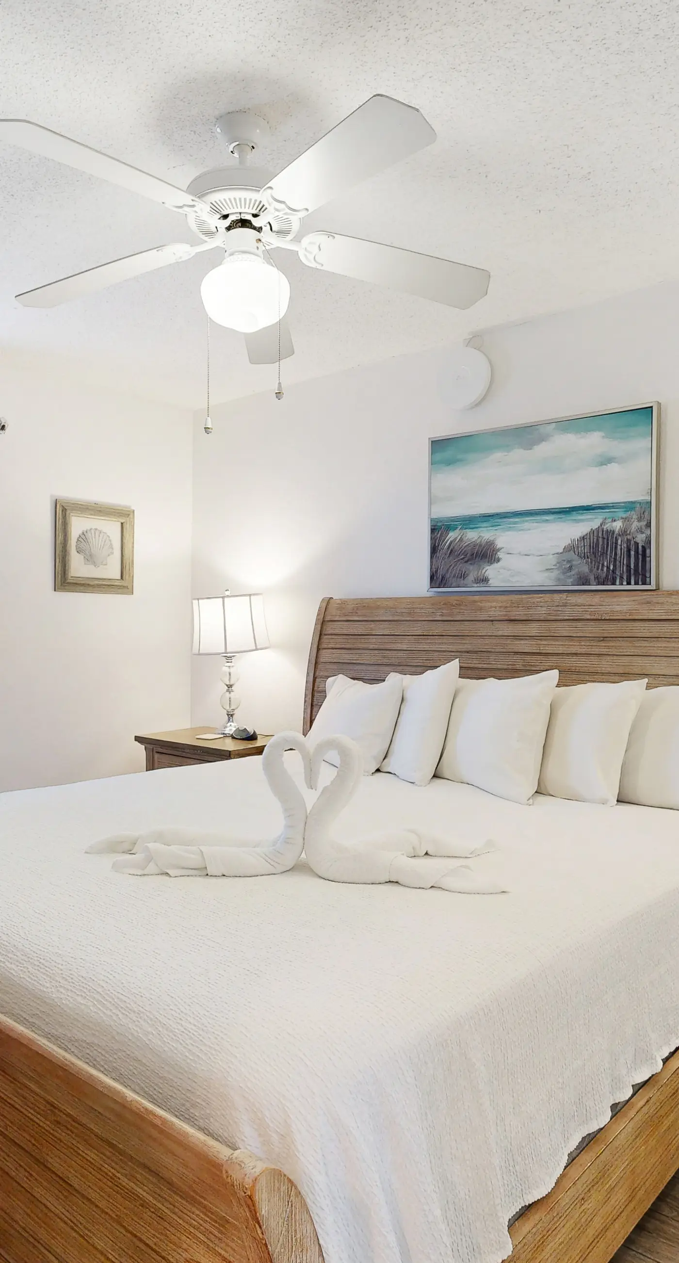 Seventh floor condo with pool access, washer&dryer, ocean view, & central AC