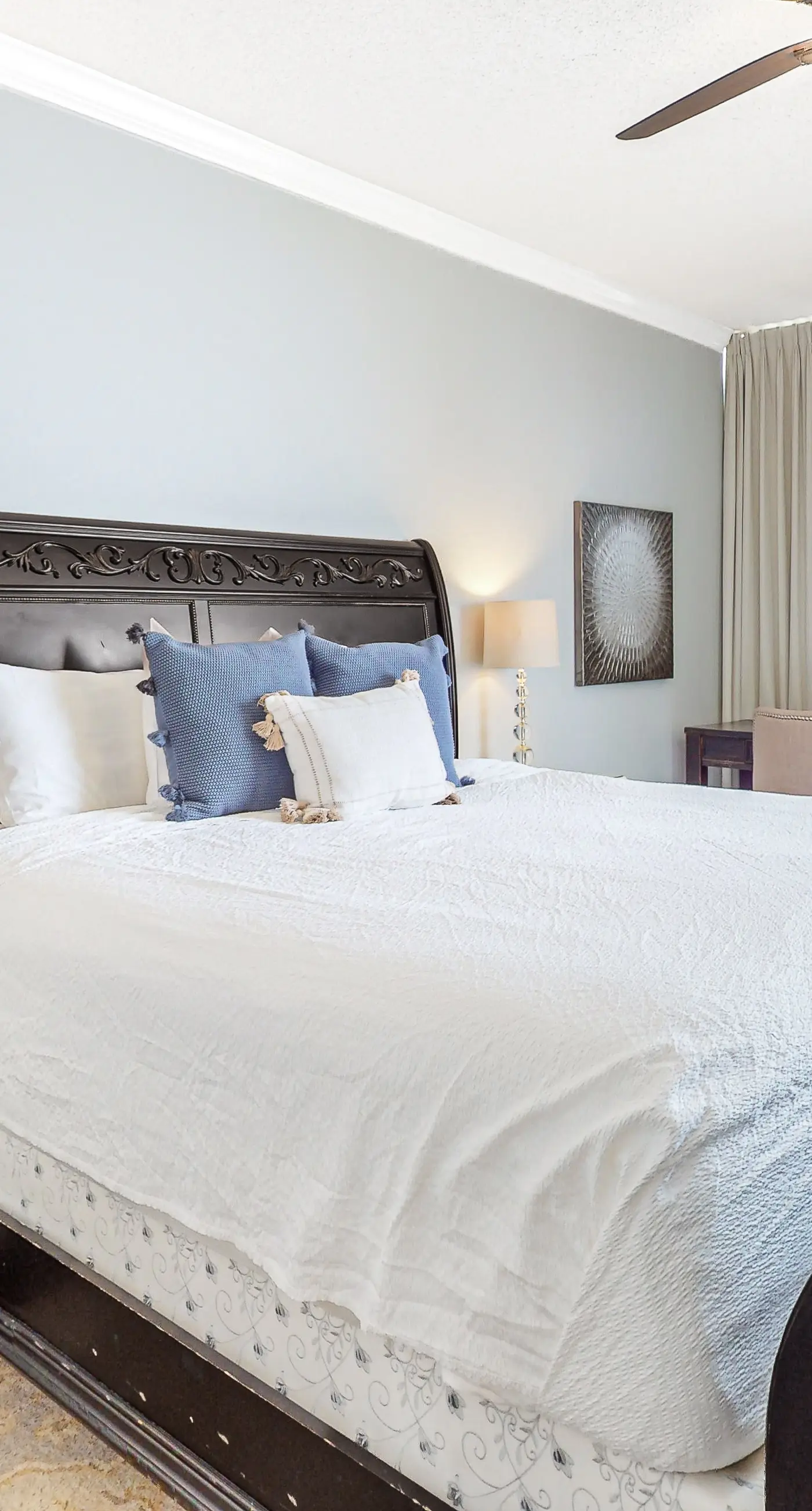 Gulf-front condo with amazing views & beach access - short walk to dining