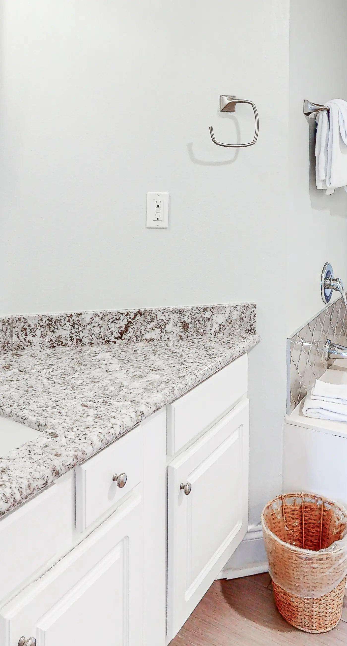 Gulf-front condo with amazing views & beach access - short walk to dining