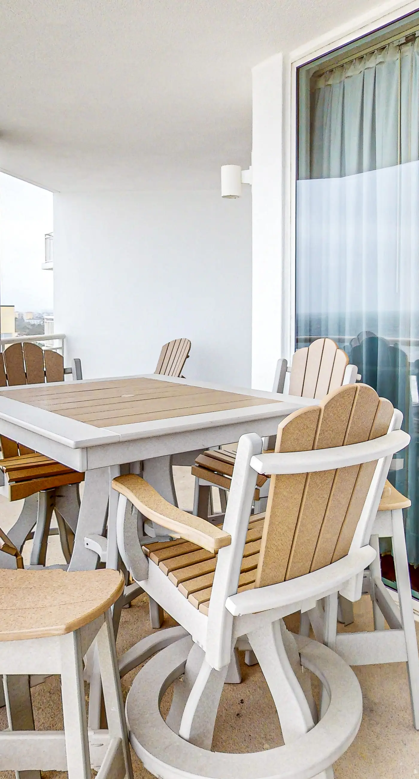 Gulf-front condo with amazing views & beach access - short walk to dining