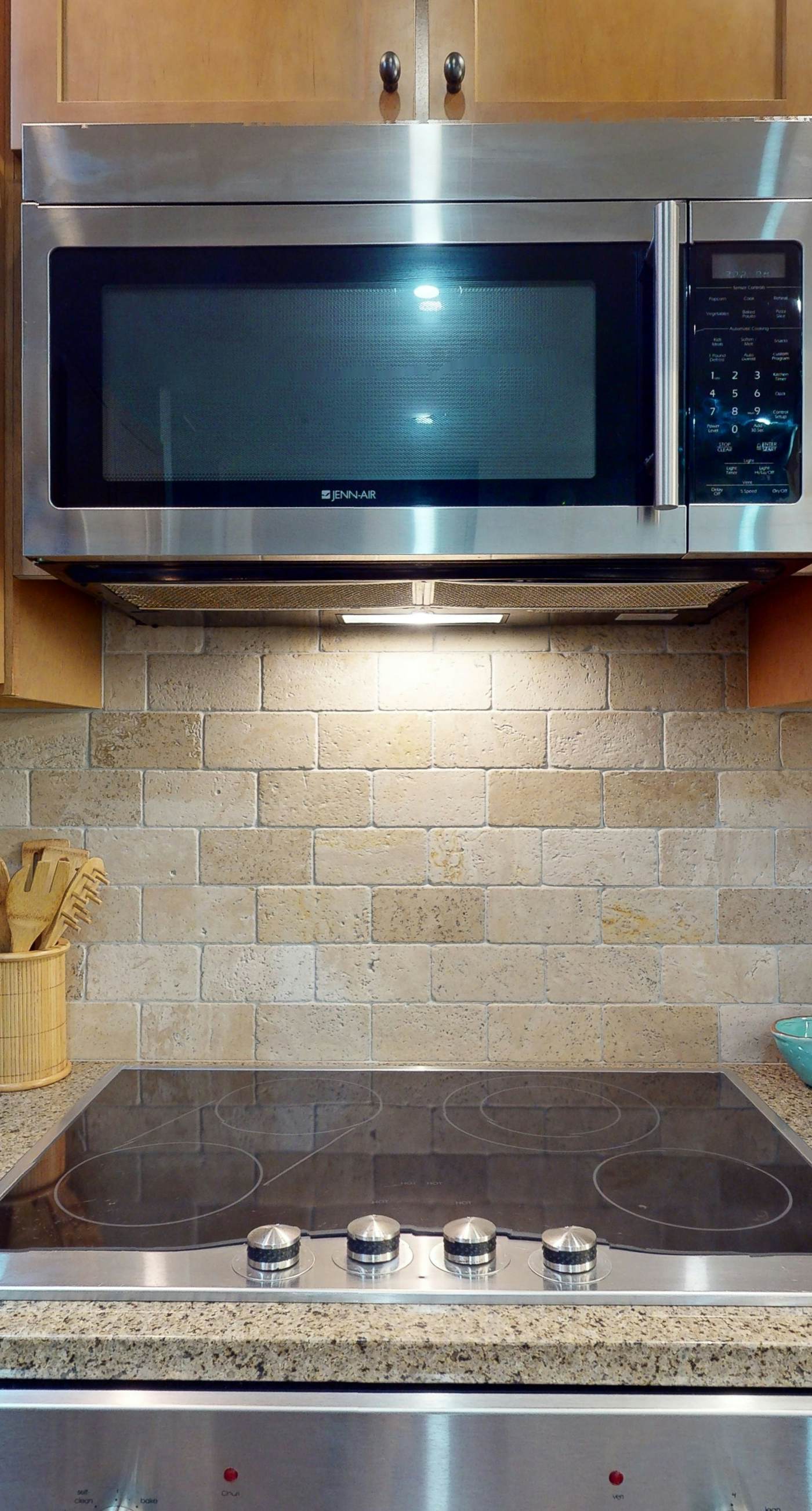 Stylish condo with pools, fitness center & tram to the beach