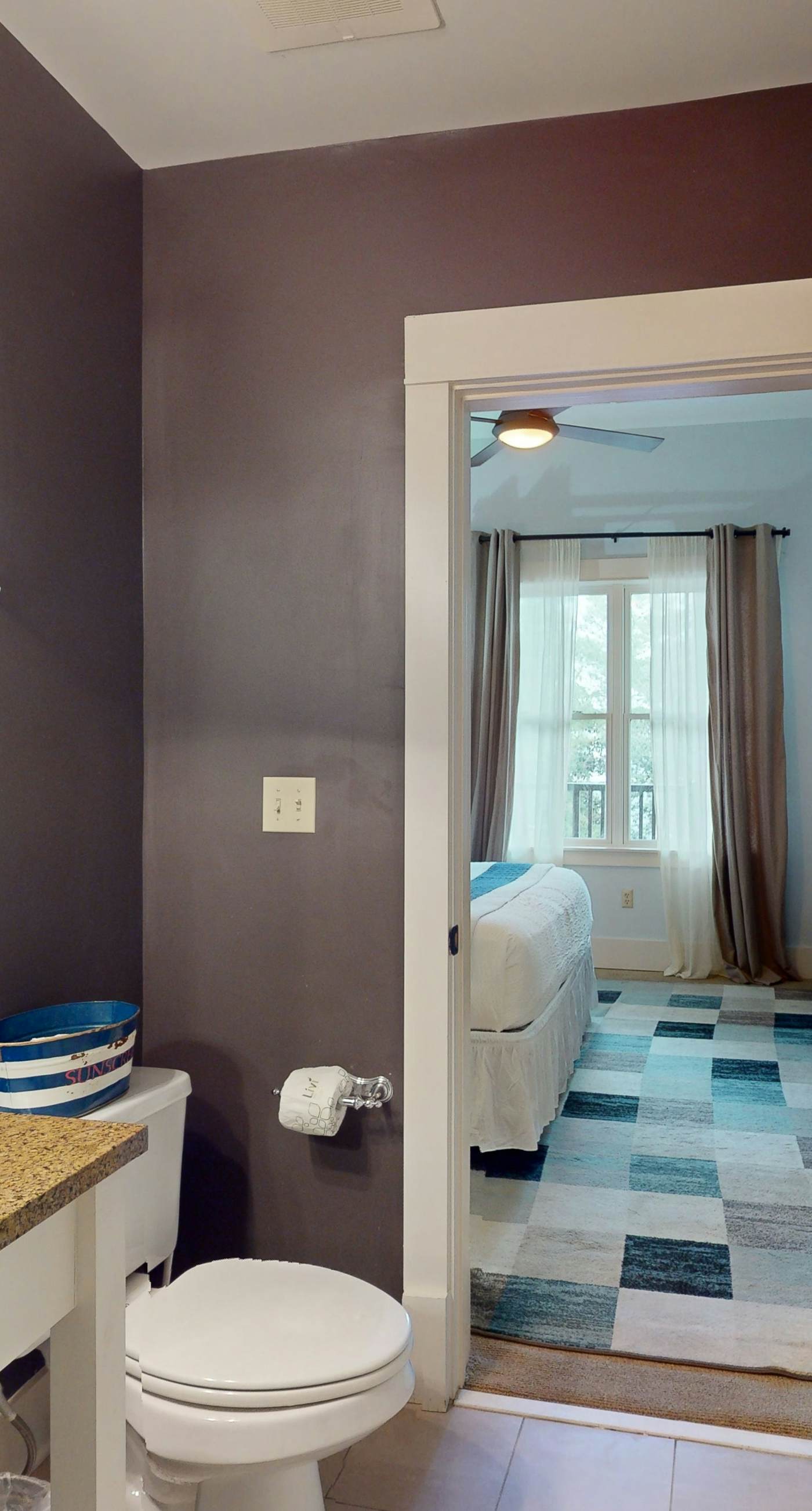 Stylish condo with pools, fitness center & tram to the beach