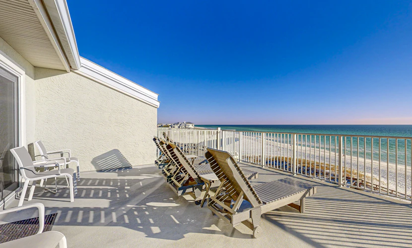 Fourth floor oceanfront condo with pool access, ocean views, and washer/dryer