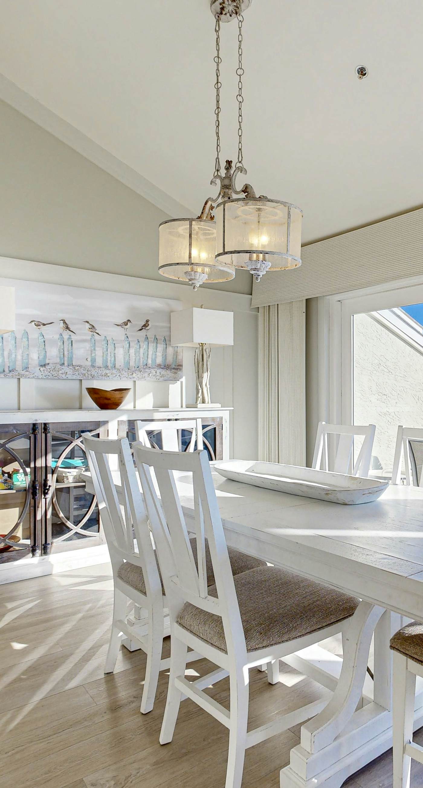 Fourth floor oceanfront condo with pool access, ocean views, and washer&dryer