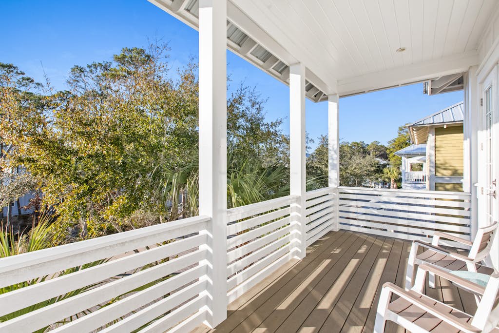 Seagrove Serenity, 4BR Coastal Retreat with Pool & Bikes