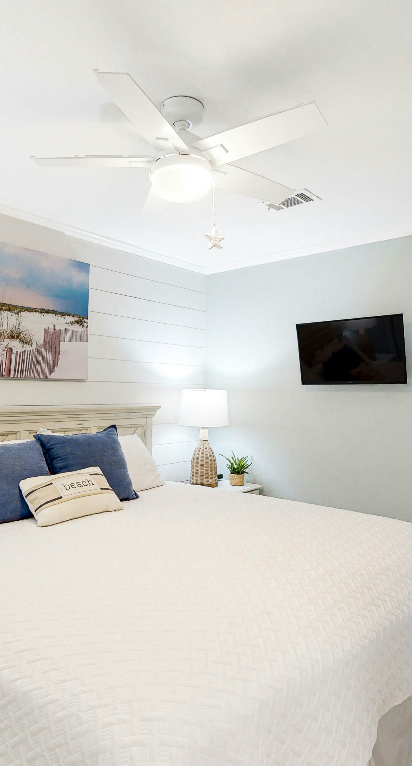 Dog-friendly 30A condo pool (heated 3/16-4/12)