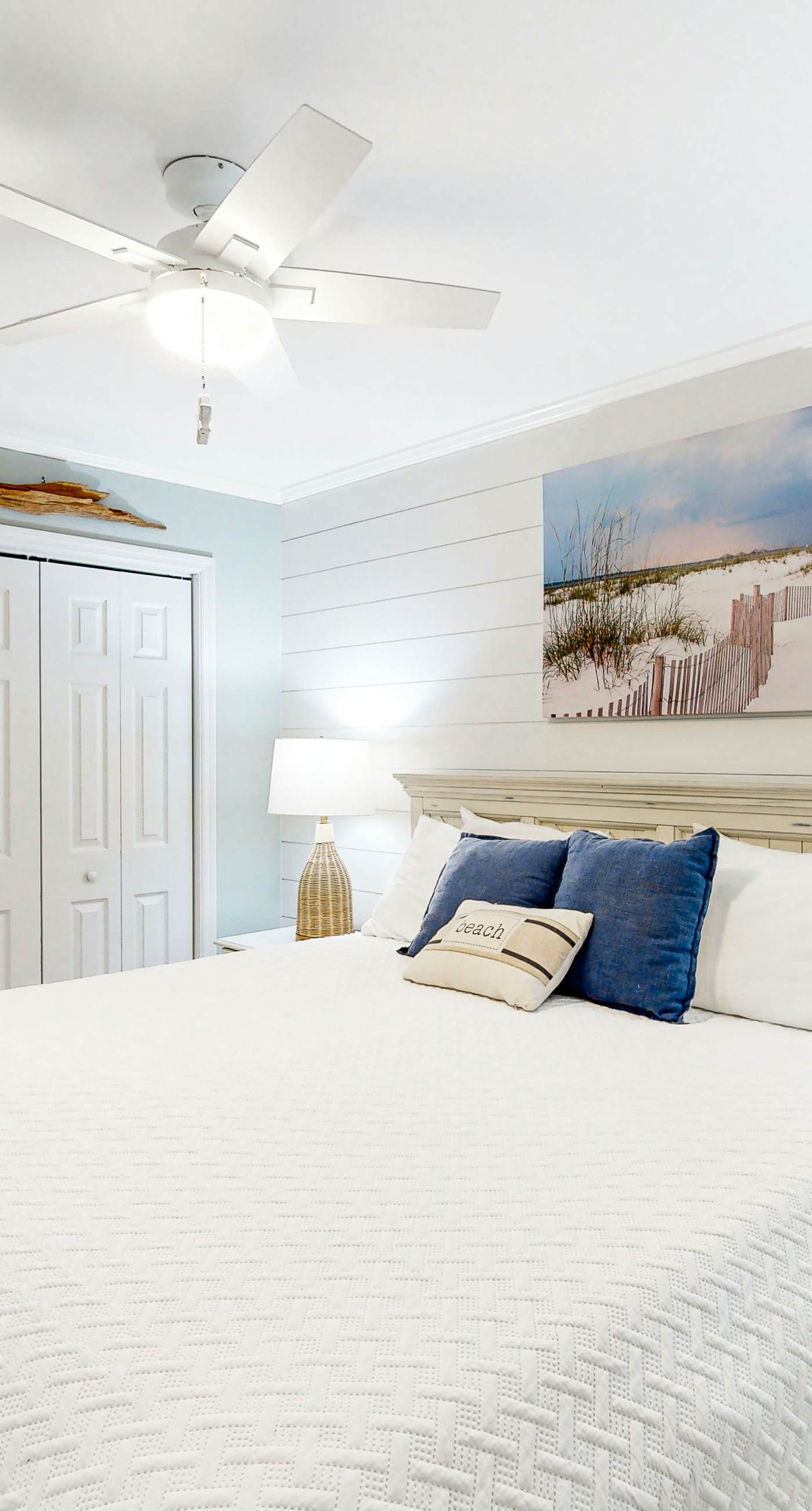 Dog-friendly 30A condo pool (heated 3/16-4/12)