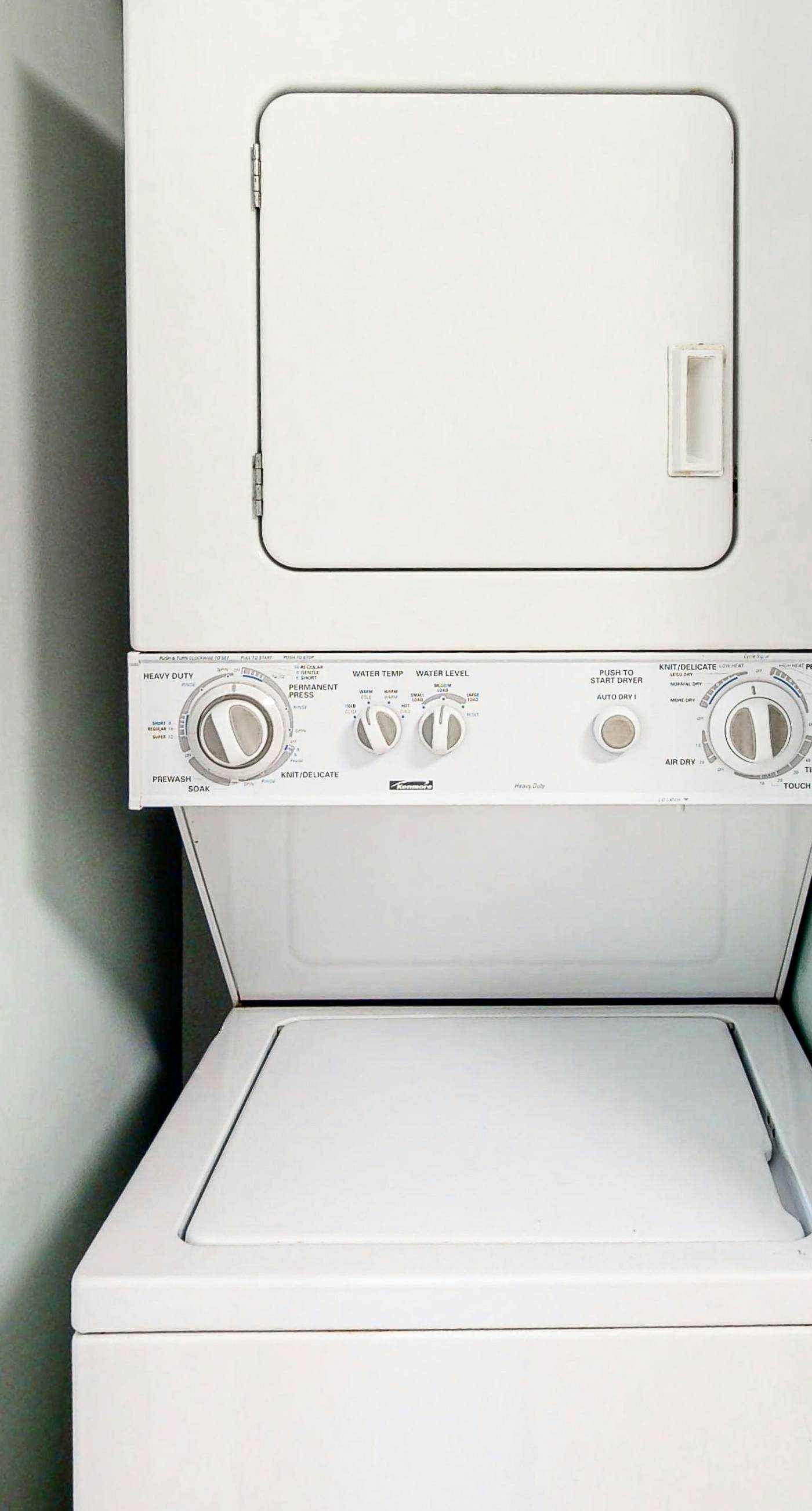 Dog-friendly 30A condo pool (heated 3/16-4/12)