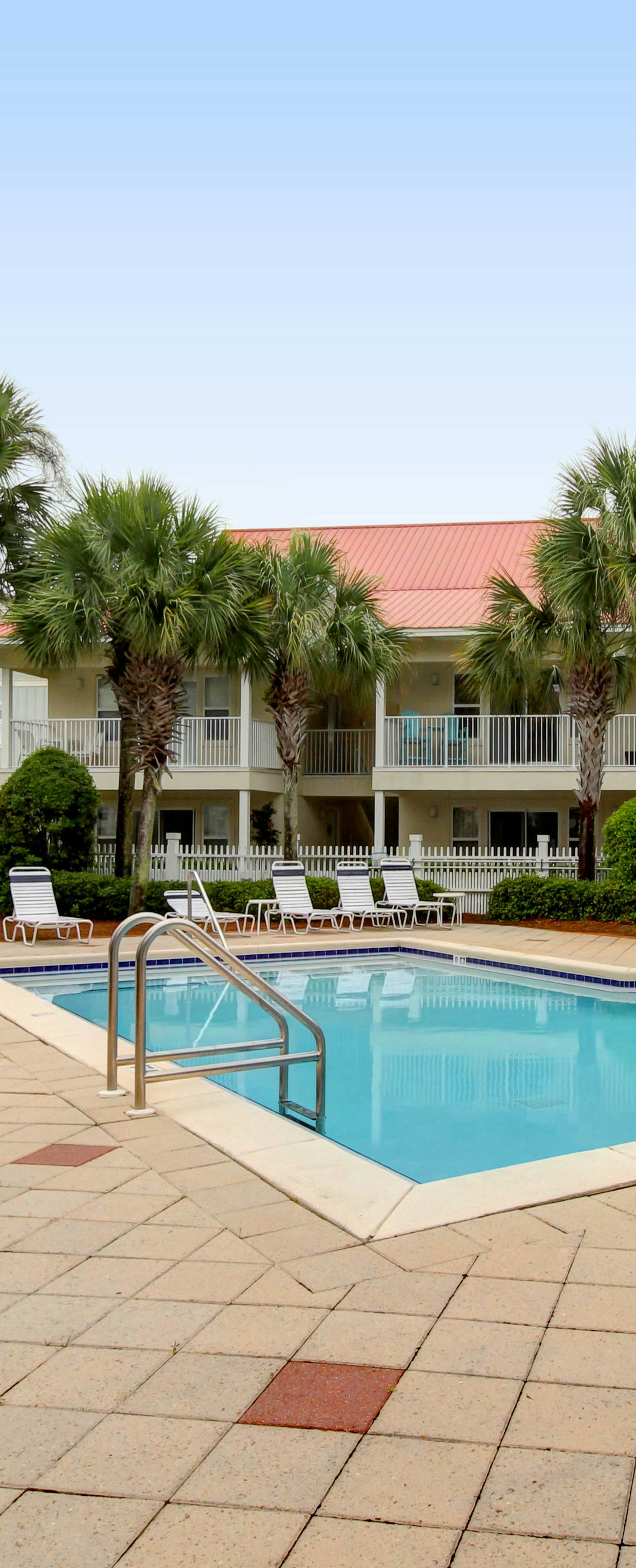 Dog-friendly 30A condo pool (heated 3/16-4/12)