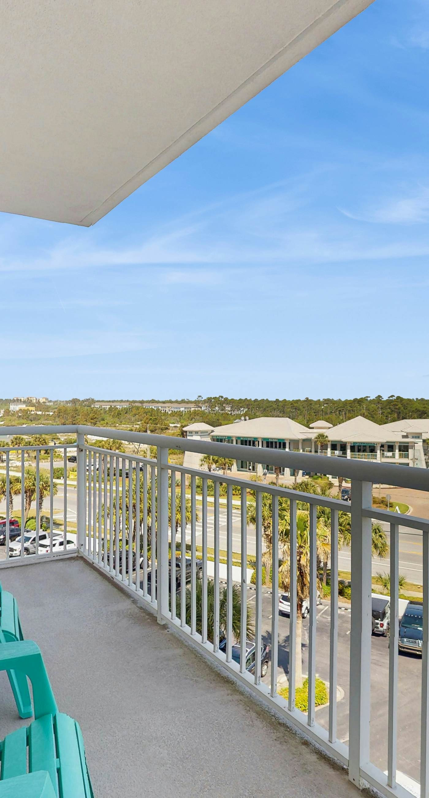 Gulf-front snowbird-friendly condo with pools, tennis, hot tub, balcony, gym, AC