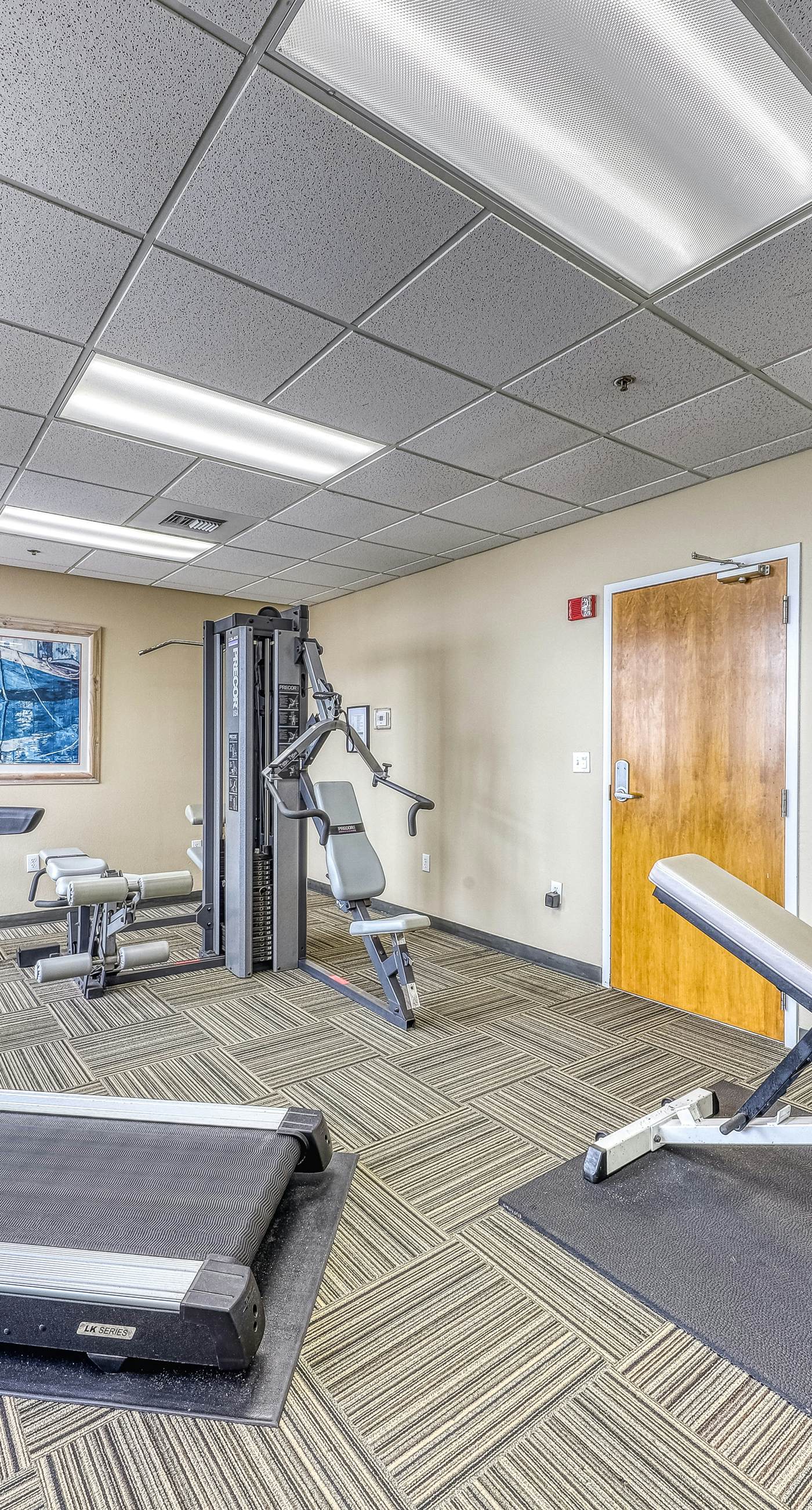 Gulf-front snowbird-friendly condo with pools, tennis, hot tub, balcony, gym, AC